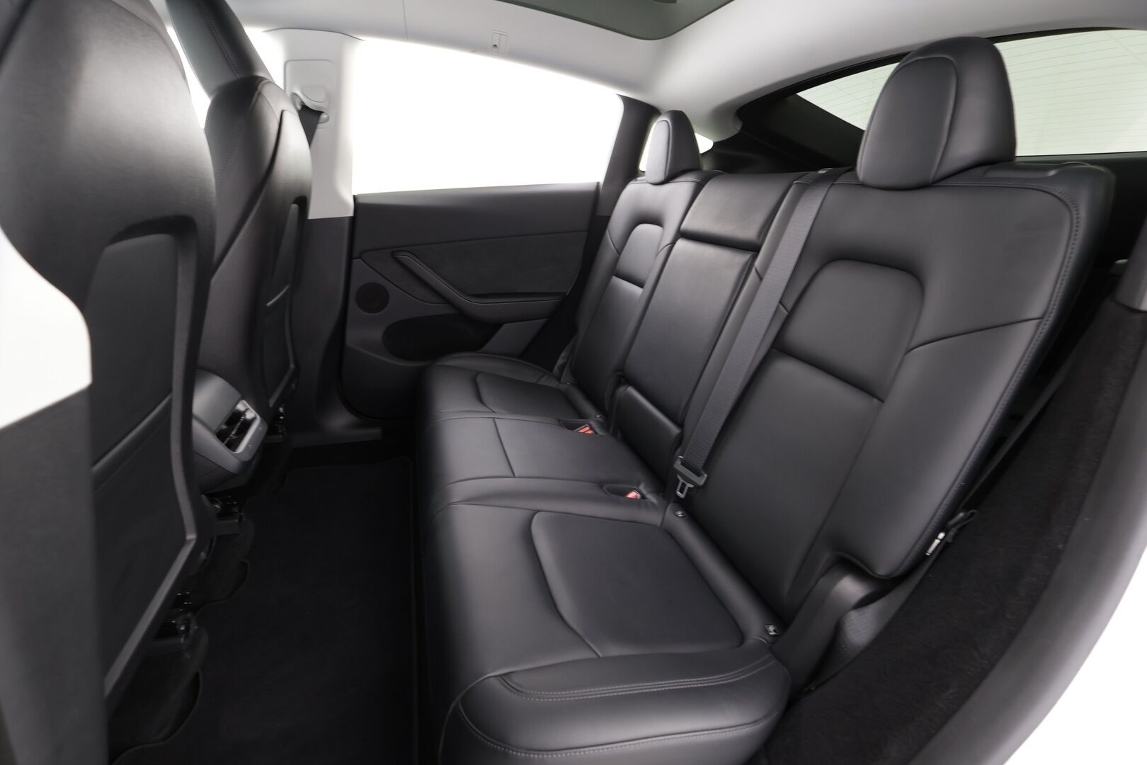 Tesla Model Y 2023 Long Range * Koukku / ILP / ACC / Lasikatto / Matrix-LED / P.Kamera / Muistipenkki / Premium Audio / Navi / Keyless * - Kahdet renkaat - HULLUT JOULUT KORKOTARJOUS 2,49% 