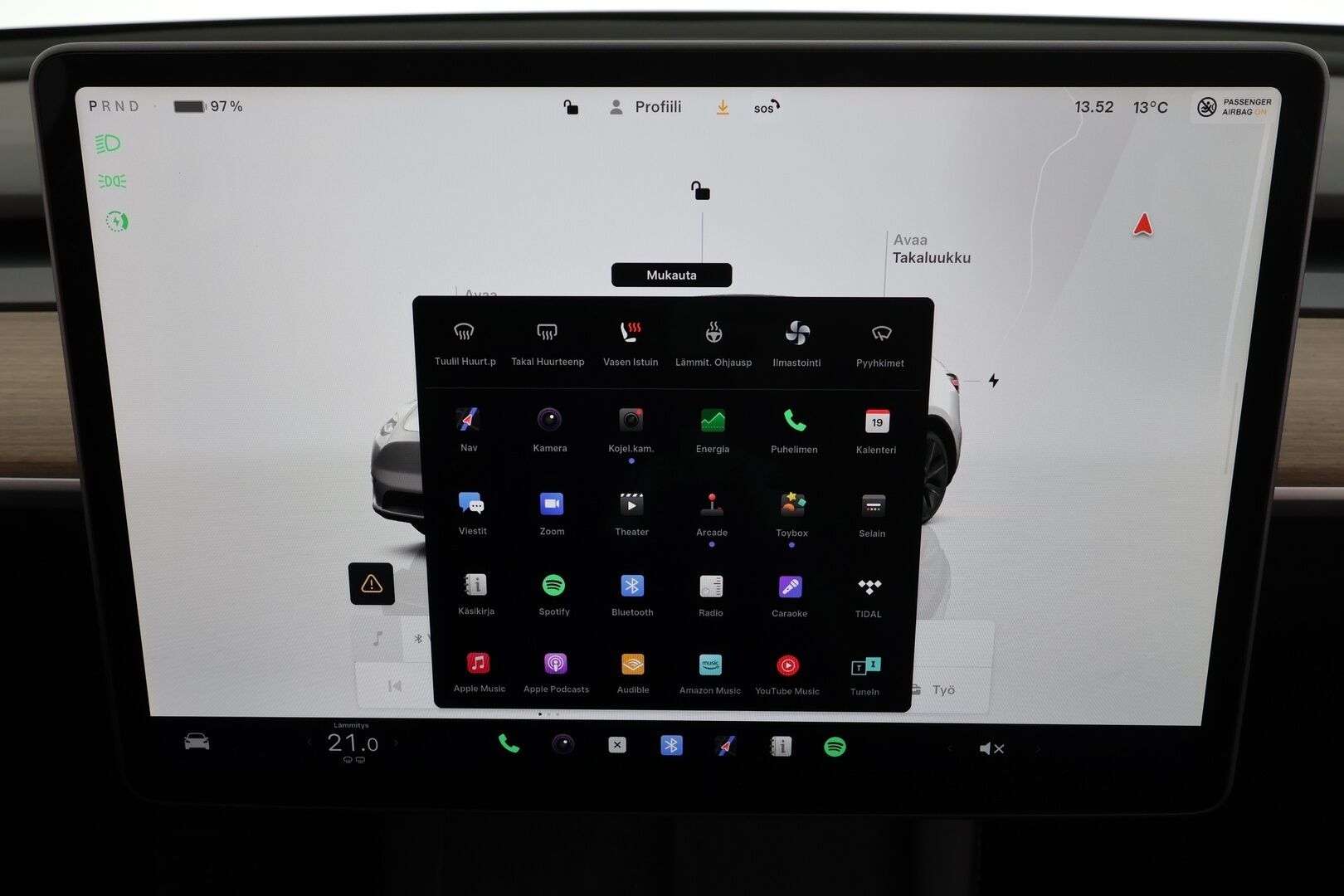 Tesla Model Y 2023 Long Range * Koukku / ILP / ACC / Lasikatto / Matrix-LED / P.Kamera / Muistipenkki / Premium Audio / Navi / Keyless * - Kahdet renkaat - HULLUT JOULUT KORKOTARJOUS 2,49% 