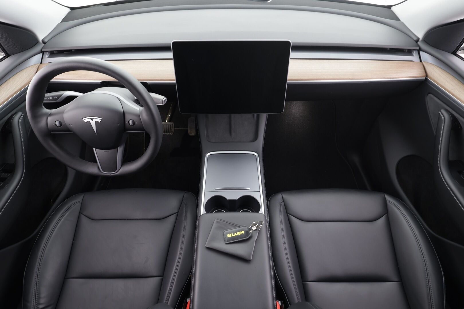 Tesla Model Y 2023 Long Range * Koukku / ILP / ACC / Lasikatto / Matrix-LED / P.Kamera / Muistipenkki / Premium Audio / Navi / Keyless * - Kahdet renkaat - HULLUT JOULUT KORKOTARJOUS 2,49% 