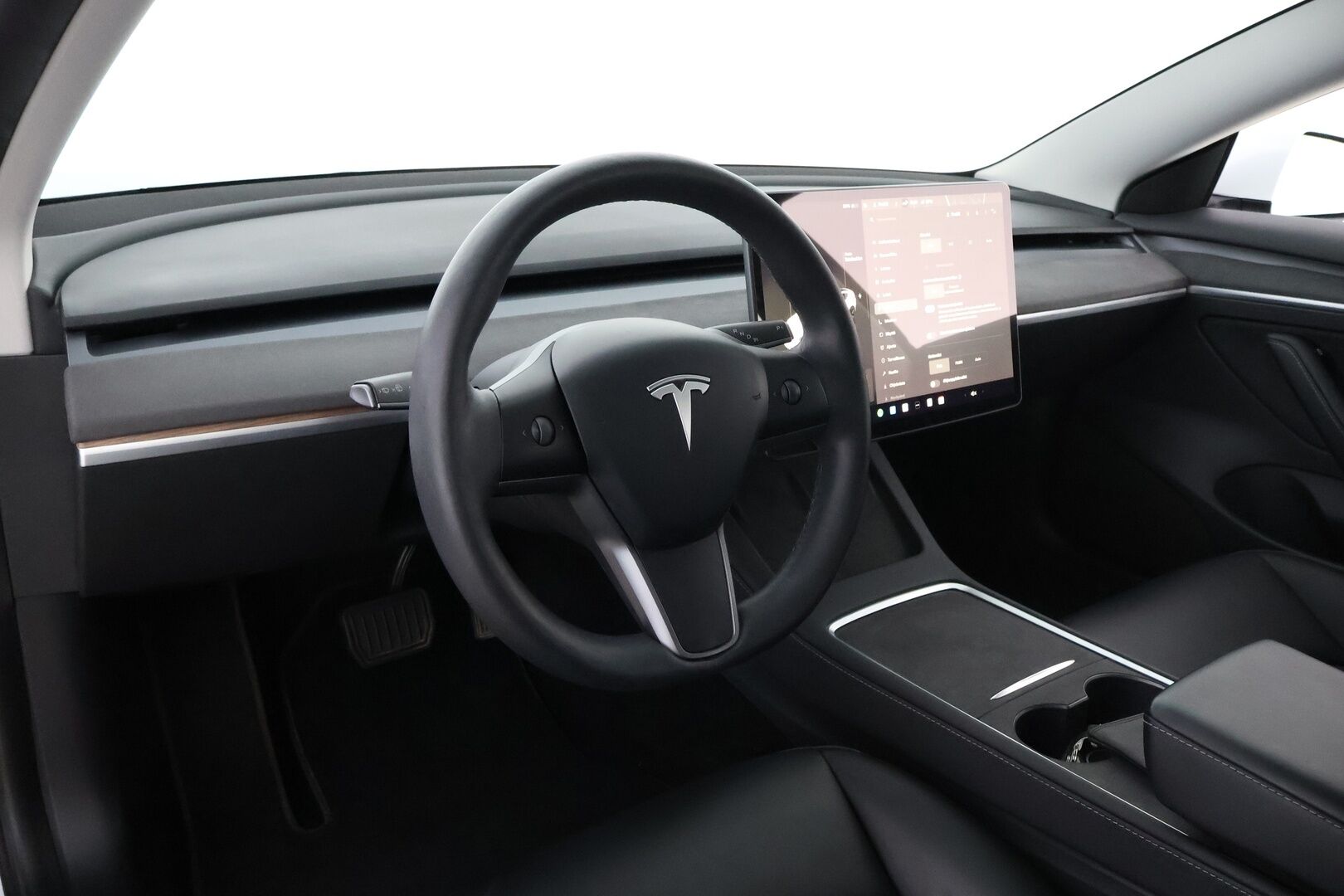 Tesla Model 3 2023 Standard Range Plus - AMD Ryzen / Lämpöpumppu / Lasikatto / Matrix-LED / Adapt.Vakkari / P.Kamera / Juuri saapunut Tampereelle!