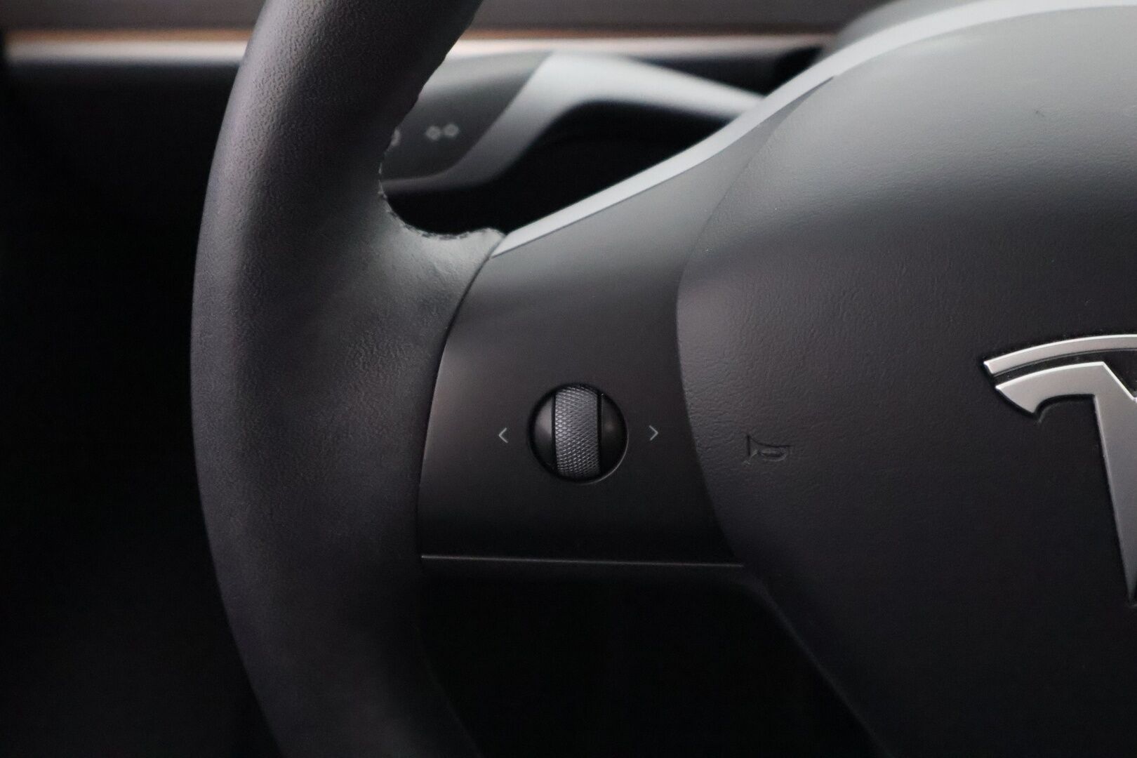Tesla Model 3 2023 Standard Range Plus - AMD Ryzen / Lämpöpumppu / Lasikatto / Matrix-LED / Adapt.Vakkari / P.Kamera / Juuri saapunut Tampereelle!