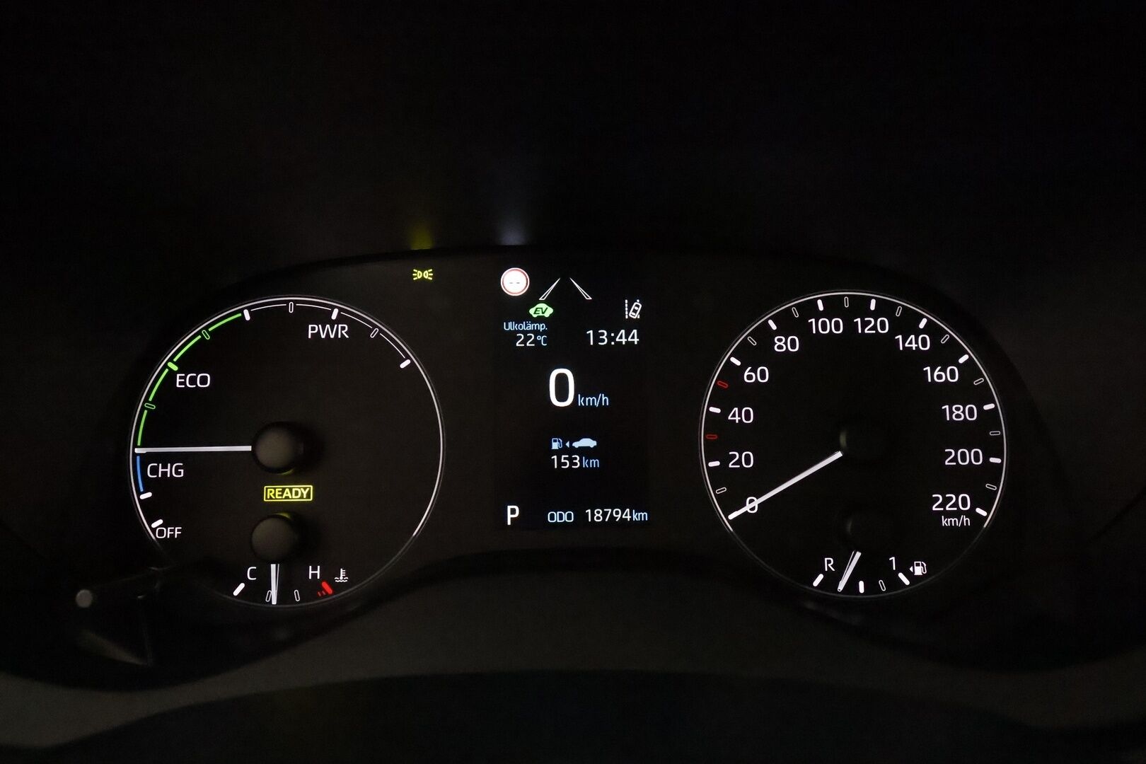 Toyota Yaris 2023 1,5 Hybrid Active Online Edition **Adapt.vakkari / KeylessGo / P.kamera / Navi / Ratinlämmitin / Apple&Android** - 1.Om Suomi-auto / Kahdet renkaat aluvanteilla 