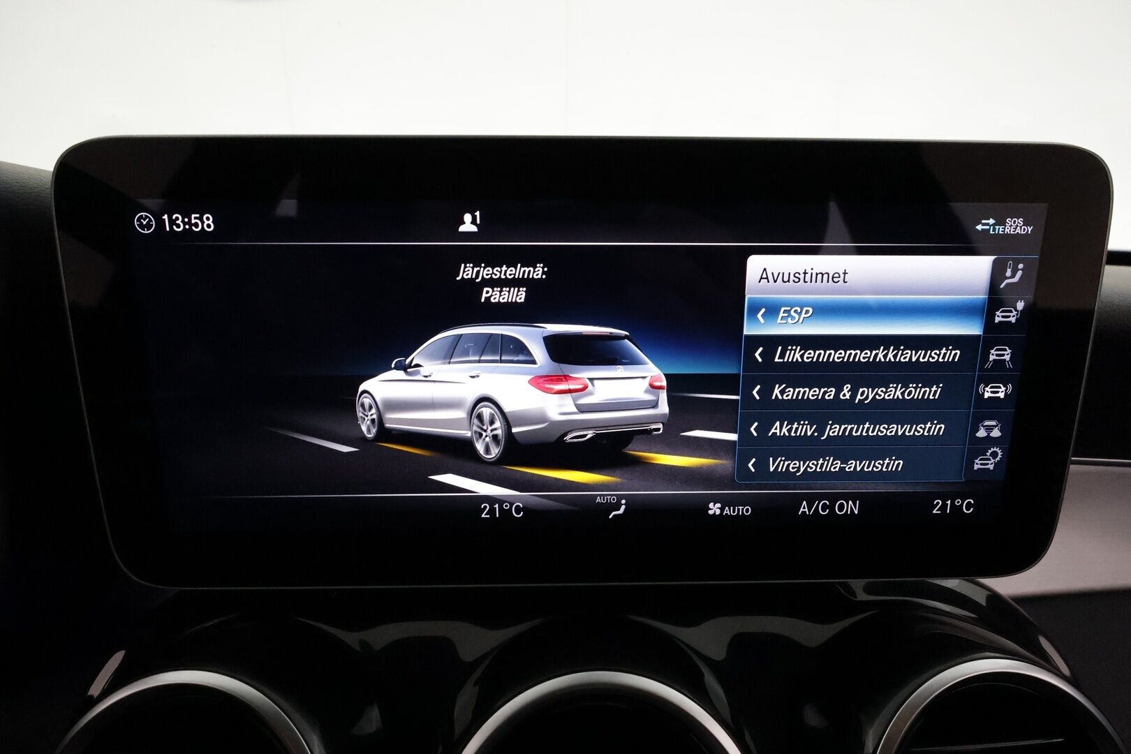 Mercedes-Benz C 2020 300 de T A Business AMG Edition EQ Power **Multibeam / Koukku / P.kamera / Sporttipenkit / Navi / Digimittaristo** - 2x Latauskaapelit / Kahdet Renkaat