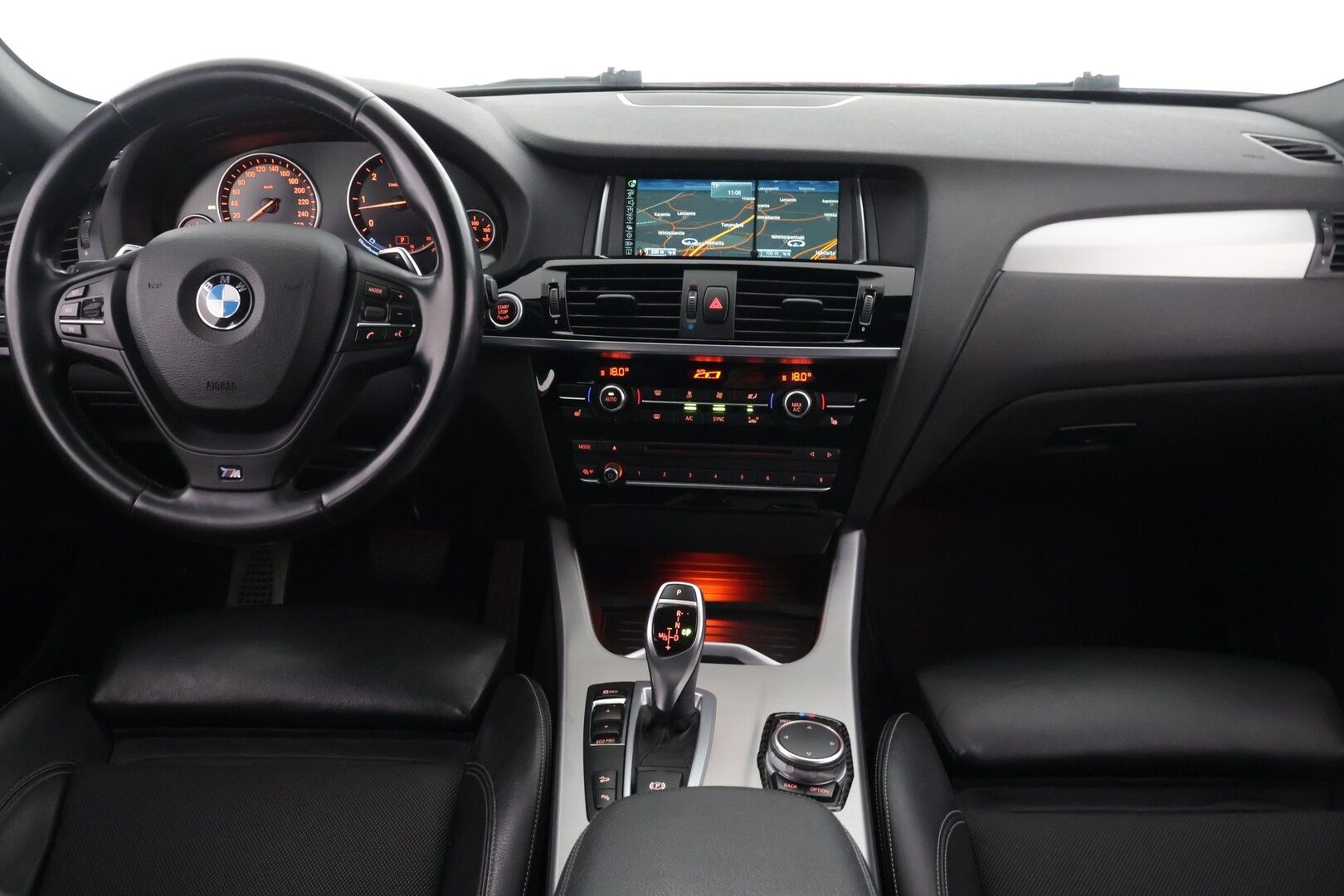 BMW X4 2015 M-Sport F26 xDrive35d A Business *Suomi-auto / Adaptiiviset ajovalot / Muistipenkki / Webasto / Prof.Navi / Puolinahkasisusta* - *Harvinainen Suomiauto / Todella kattavasti varusteltu / Hyvin pidetty&merkkihuollettu!*