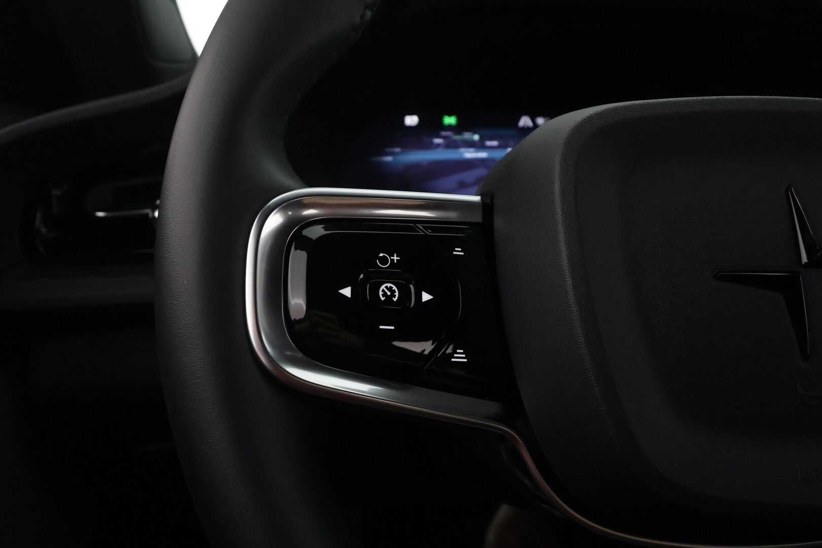 Polestar 2 2024 Long range Dual motor, 310kW, 82kWh - | Pilot assist | Pixel-LED | 360-Kamera | High Performance Audio | Muistipenkki | Keyless | Apple&Android | Suomi-auto | Merkkihuollettu | Kahdet Renkaat |