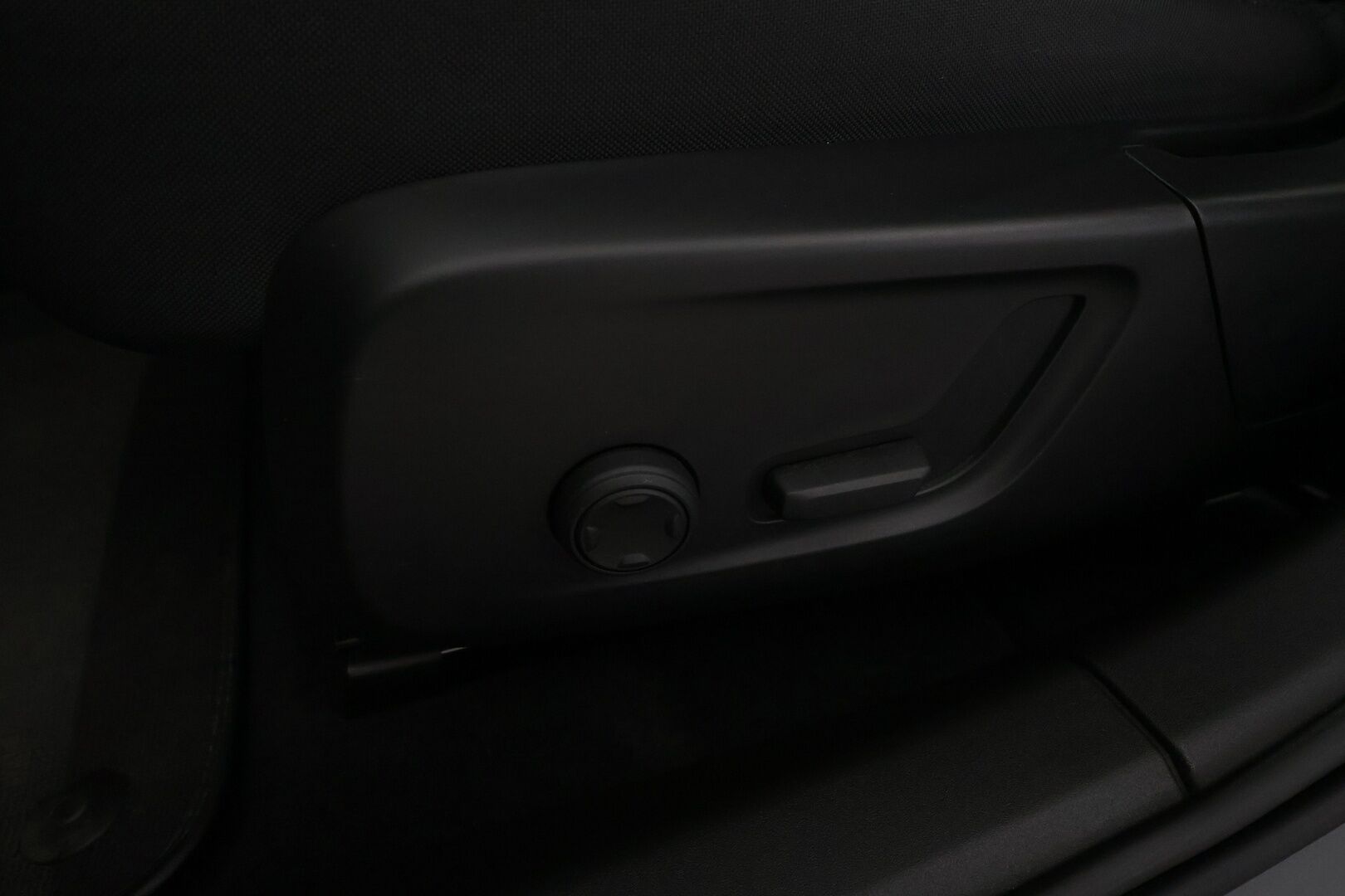 Polestar 2 2024 Long range Dual motor, 310kW, 82kWh - | Pilot assist | Pixel-LED | 360-Kamera | High Performance Audio | Muistipenkki | Keyless | Apple&Android | Suomi-auto | Merkkihuollettu | Kahdet Renkaat |