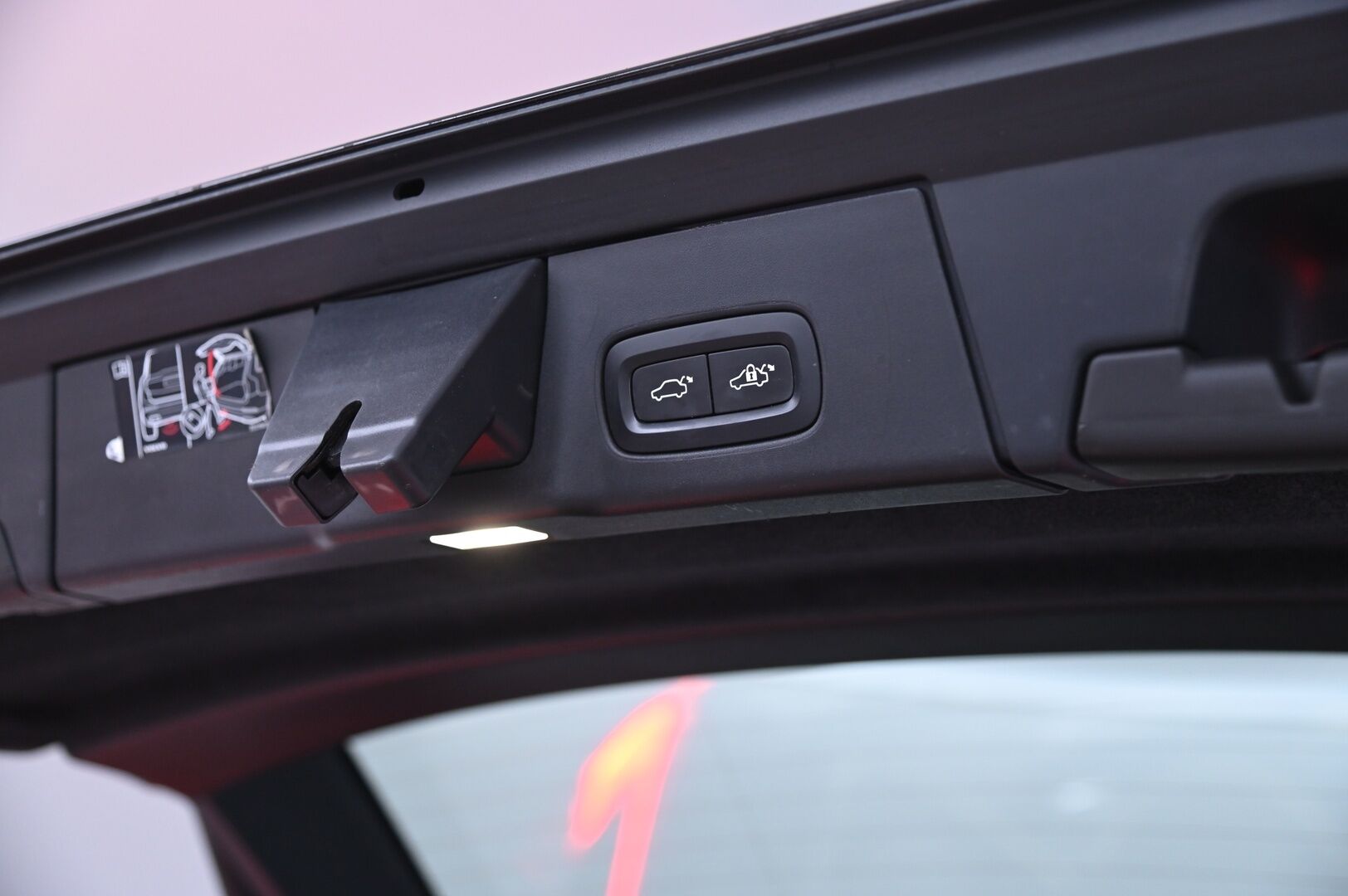 Volvo V90 2019 T8 AWD Inscription aut - Ilmastoidut & Hierovat Nahat | Webasto | Bowers & Wilkings | BLIS | Muistipenkit | ACC | Panorama | Koukku | S-Luukku | 360 Kamera | HUIPPU VARUSTEET