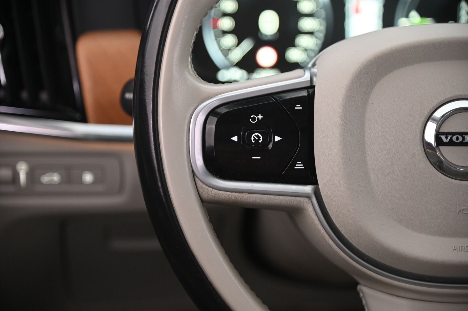 Volvo V90 2019 T8 AWD Inscription aut - Ilmastoidut & Hierovat Nahat | Webasto | Bowers & Wilkings | BLIS | Muistipenkit | ACC | Panorama | Koukku | S-Luukku | 360 Kamera | HUIPPU VARUSTEET