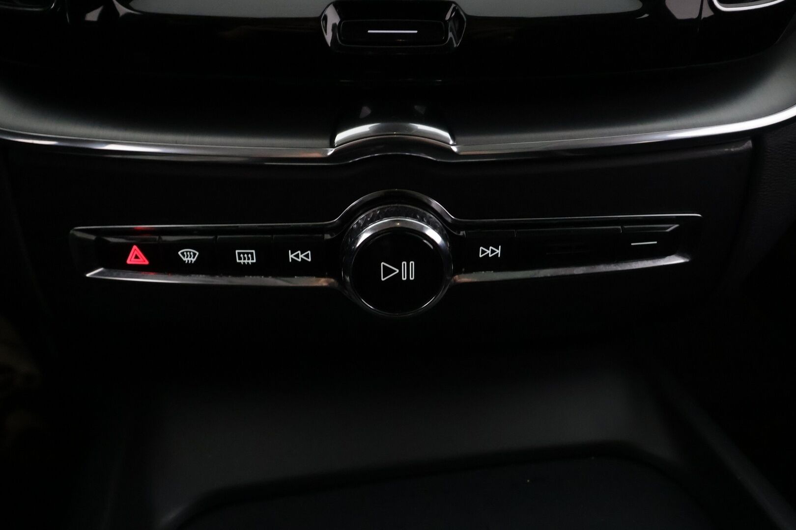 Volvo XC60 2020 T8 TwE AWD Momentum - | ACC | Koukku | Webasto | Full-LED | 360-kamera | Osasähköt | HUD | Panorama | High Performance audio | Merkkihuollettu | Kahdet Renkaat |