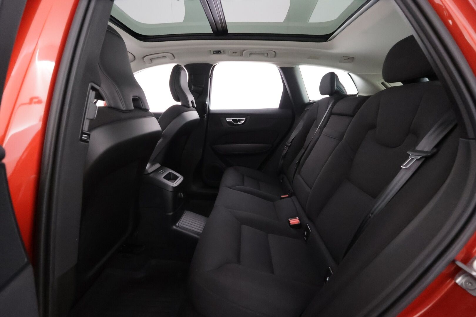 Volvo XC60 2020 T8 TwE AWD Momentum - | ACC | Koukku | Webasto | Full-LED | 360-kamera | Osasähköt | HUD | Panorama | High Performance audio | Merkkihuollettu | Kahdet Renkaat |