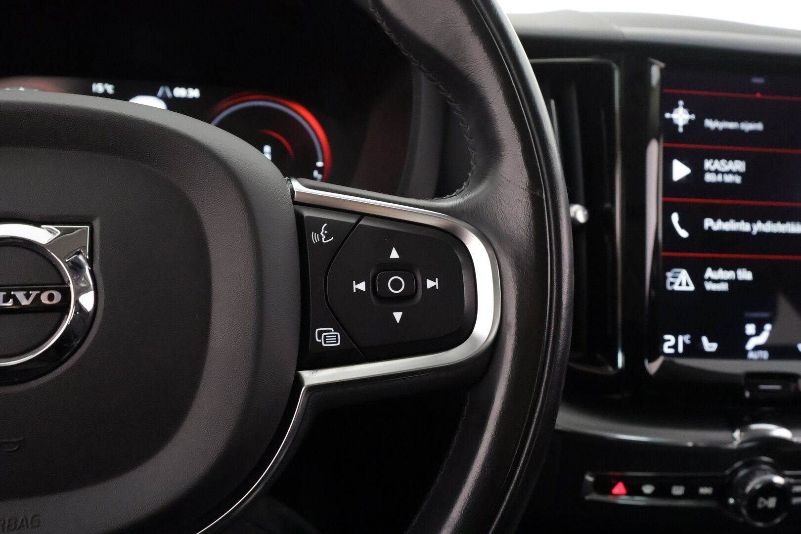 Volvo XC60 2020 T8 TwE AWD Momentum - | ACC | Koukku | Webasto | Full-LED | 360-kamera | Osasähköt | HUD | Panorama | High Performance audio | Merkkihuollettu | Kahdet Renkaat |