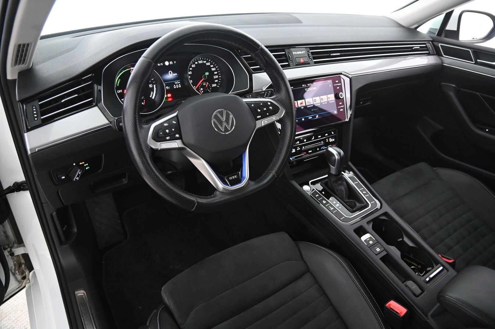 Volkswagen Passat 2021 13 kWh, Variant GTE-Plug-In Hybrid 160kW *Webasto / Acc / P.kamera / Navi / S.Kontti* - 2xRenkaat / Kaukovaloautomatiikka / Koukku