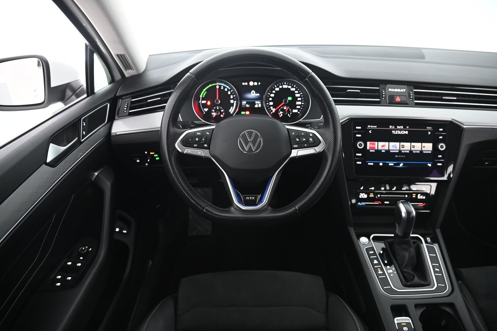 Volkswagen Passat 2021 13 kWh, Variant GTE-Plug-In Hybrid 160kW *Webasto / Acc / P.kamera / Navi / S.Kontti* - 2xRenkaat / Kaukovaloautomatiikka / Koukku