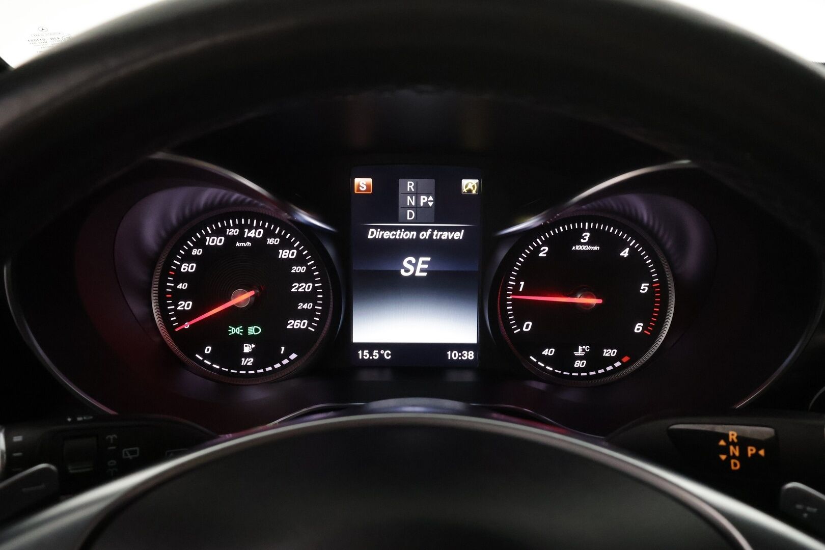 Mercedes-Benz GLC 2018 220 d 4Matic A Premium Business AMG * Vakkari / Panorama / Webasto / Koukku / P.tutkat / Puolisähköt sporttipenkit * - Kahdet renkaat