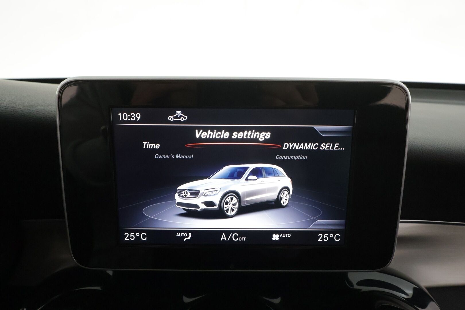 Mercedes-Benz GLC 2018 220 d 4Matic A Premium Business AMG * Vakkari / Panorama / Webasto / Koukku / P.tutkat / Puolisähköt sporttipenkit * - Kahdet renkaat