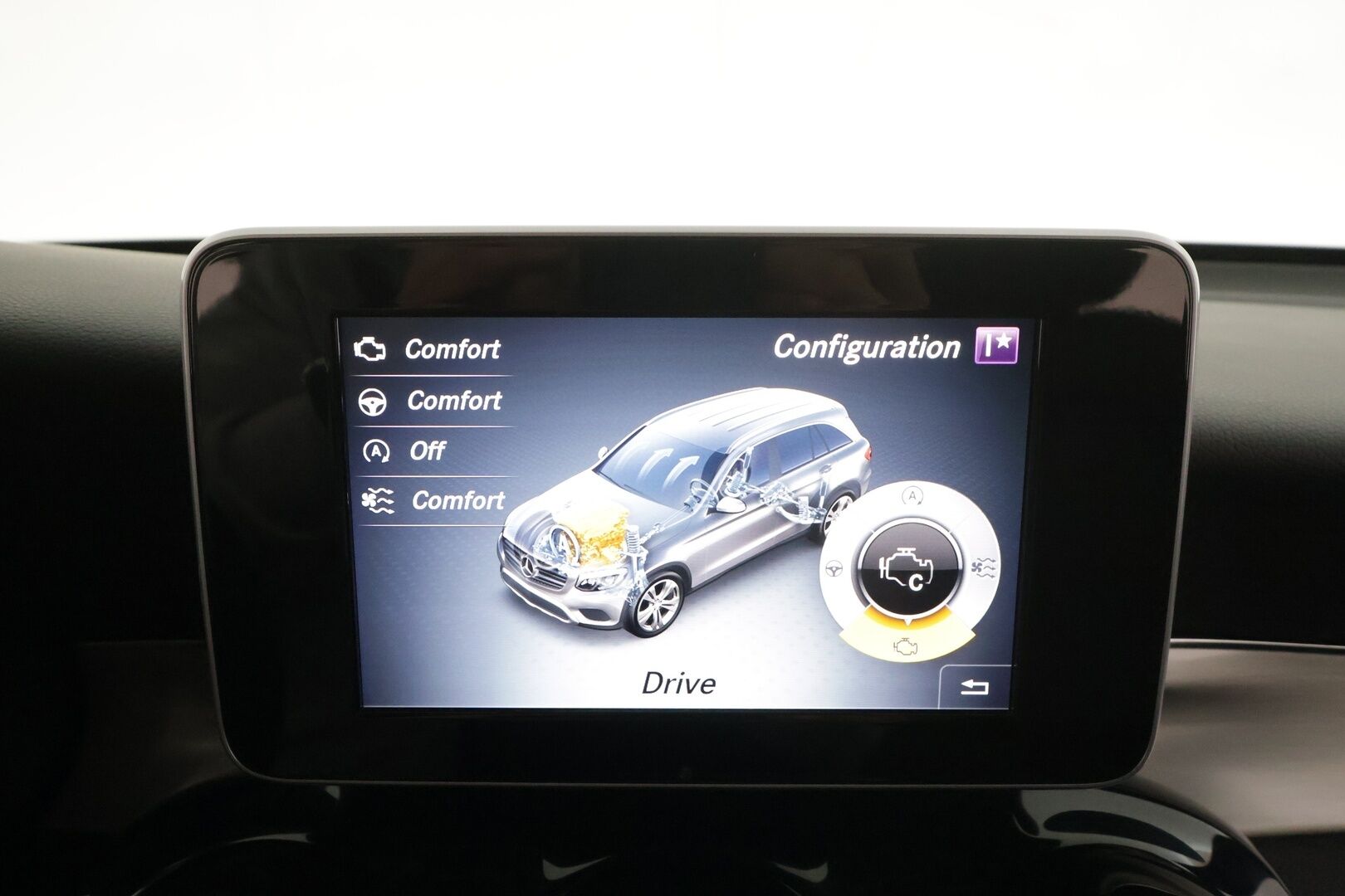 Mercedes-Benz GLC 2018 220 d 4Matic A Premium Business AMG *Vakkari / Panorama / Webasto / Koukku / P.tutkat / Puolisähköt sporttipenkit* - KATSO HUOKEA HINTA! / Kahdet OEM vanteet / AMG Ulko ja-Sisä / Hyvät varusteet