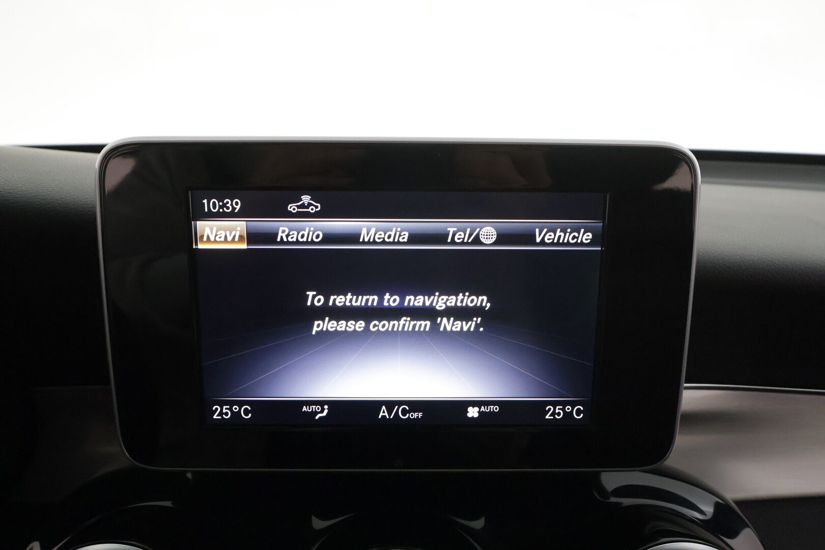 Mercedes-Benz GLC 2018 220 d 4Matic A Premium Business AMG * Vakkari / Panorama / Webasto / Koukku / P.tutkat / Puolisähköt sporttipenkit * - Kahdet renkaat