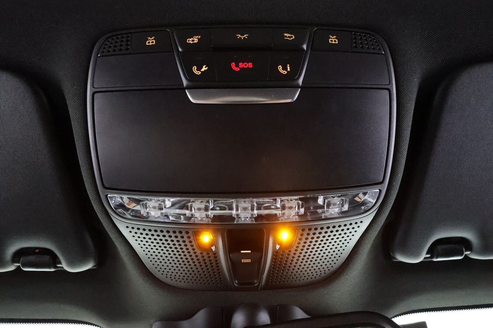 Mercedes-Benz GLC 2018 220 d 4Matic A Premium Business AMG * Vakkari / Panorama / Webasto / Koukku / P.tutkat / Puolisähköt sporttipenkit * - Kahdet renkaat