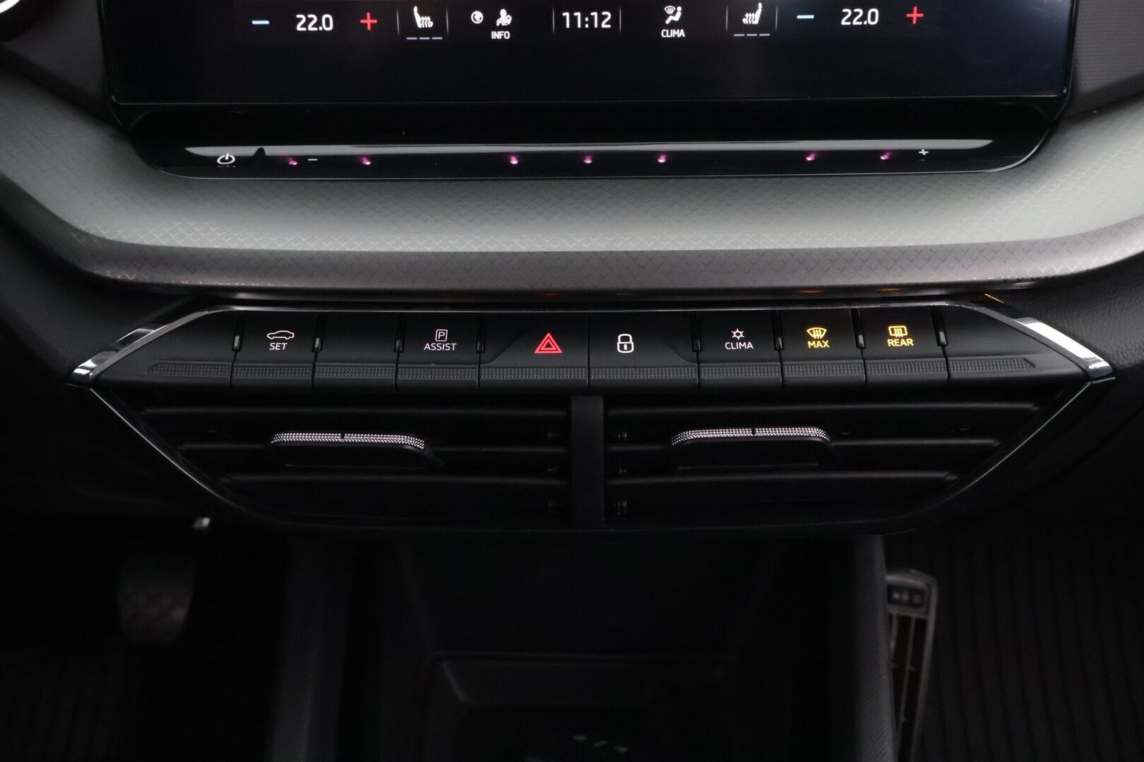 Skoda Octavia 2024 1.0 TSI Ambition * Suomiauto | Digimittari | Lohko&Sisäpistoke | Adapt.LED | Apple&Android | Vähän ajettu! - Facelift / Katso hinta / Juuri tullut Tampereelle!