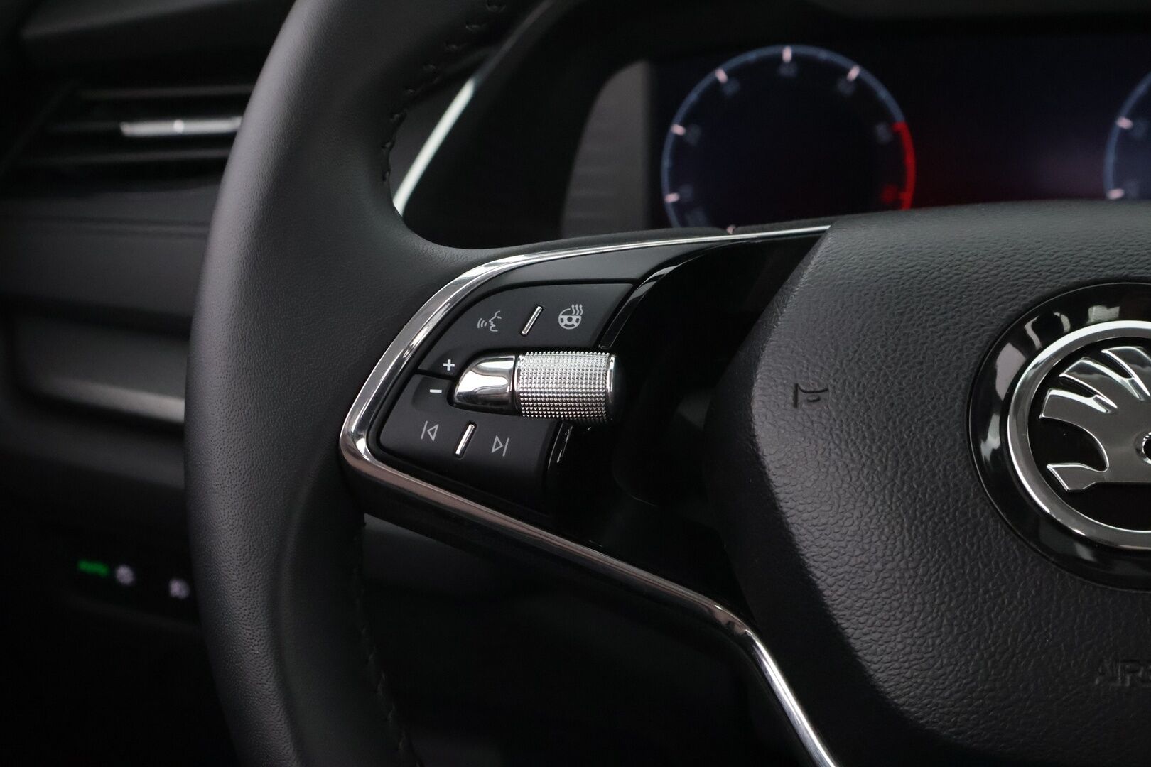 Skoda Octavia 2024 1.0 TSI Ambition * Suomiauto / Digimittari / Lohko & Sisäpistoke / Adapt.LED / Apple&Android / Vähän ajettu! - Facelift / Katso hinta / Juuri tullut Tampereelle!