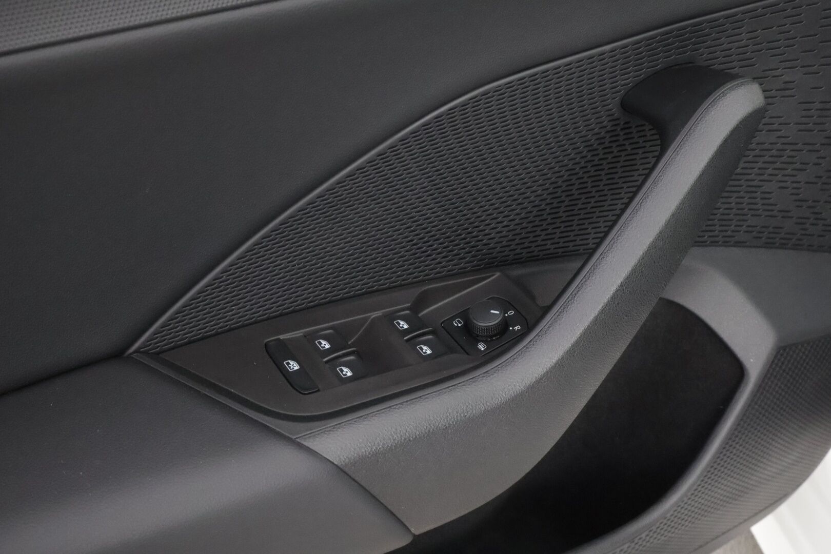 Skoda Octavia 2024 1.0 TSI Ambition * Suomiauto / Digimittari / Lohko & Sisäpistoke / Adapt.LED / Apple&Android / Vähän ajettu! - Facelift / Katso hinta / Juuri tullut Tampereelle!