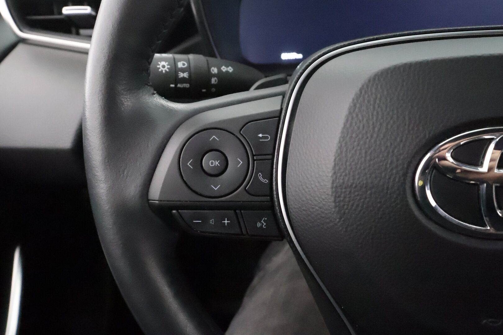 Toyota Corolla 2023 Touring Sports 2,0 Hybrid Style - | ACC | Facelift | Osanahat | LDA | BSM | PDA | P.kamera ja tutkat | Keyless | Lämm. ratti | Digimittaristo | Lohko+sisälämmitin | Merkkihuollettu |
