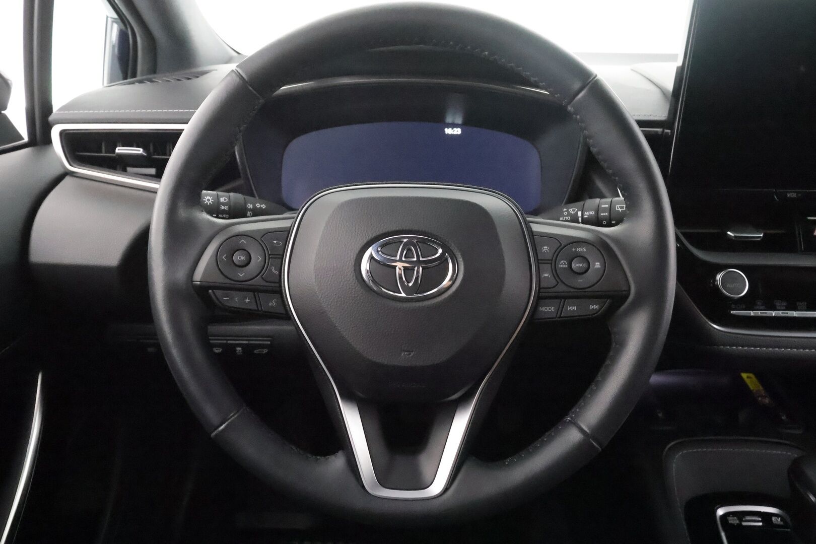 Toyota Corolla 2023 Touring Sports 2,0 Hybrid Style - | ACC | Facelift | Osanahat | LDA | BSM | PDA | P.kamera ja tutkat | Keyless | Lämm. ratti | Digimittaristo | Lohko+sisälämmitin | Merkkihuollettu |