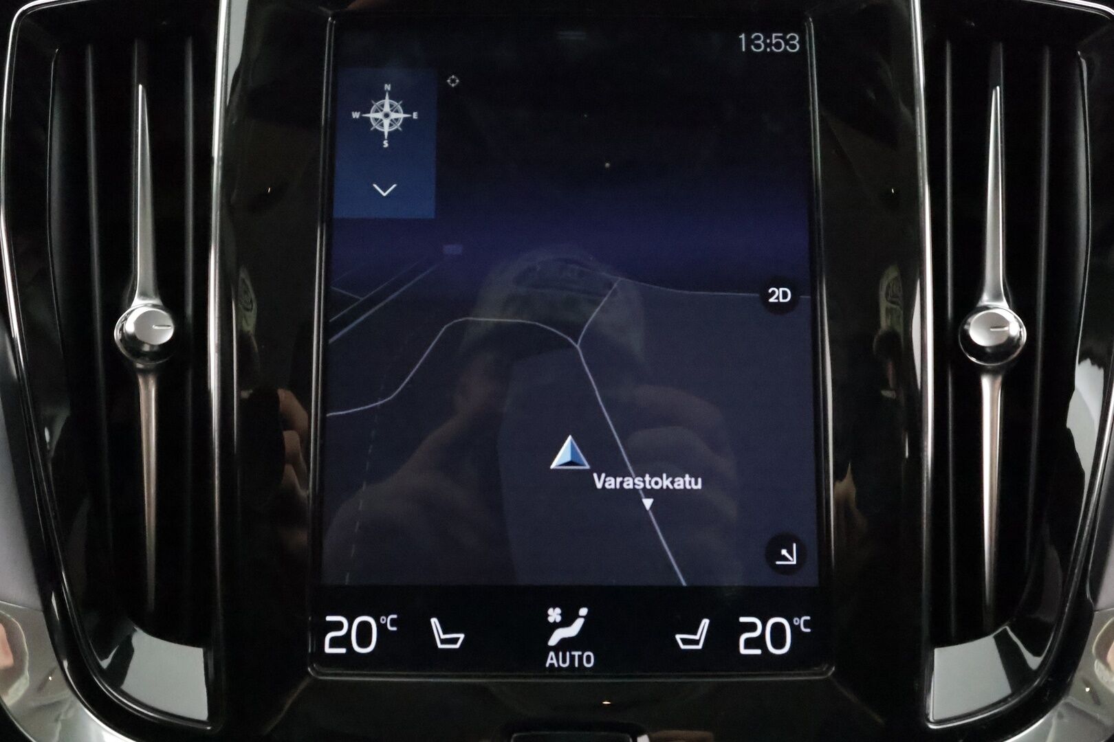 Volvo V60 2019 D3 Momentum aut - | Webasto | Koukku | ACC | LED | P.Tutkat | Navi | Kaistavahti | Digimittaristo | HP Audio | Kahdet renkaat |