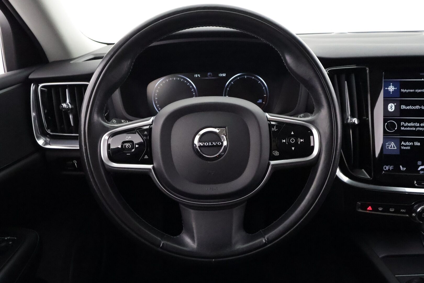 Volvo V60 2019 D3 Momentum aut - | Webasto | Koukku | ACC | LED | P.Tutkat | Navi | Kaistavahti | Digimittaristo | HP Audio | Kahdet renkaat |