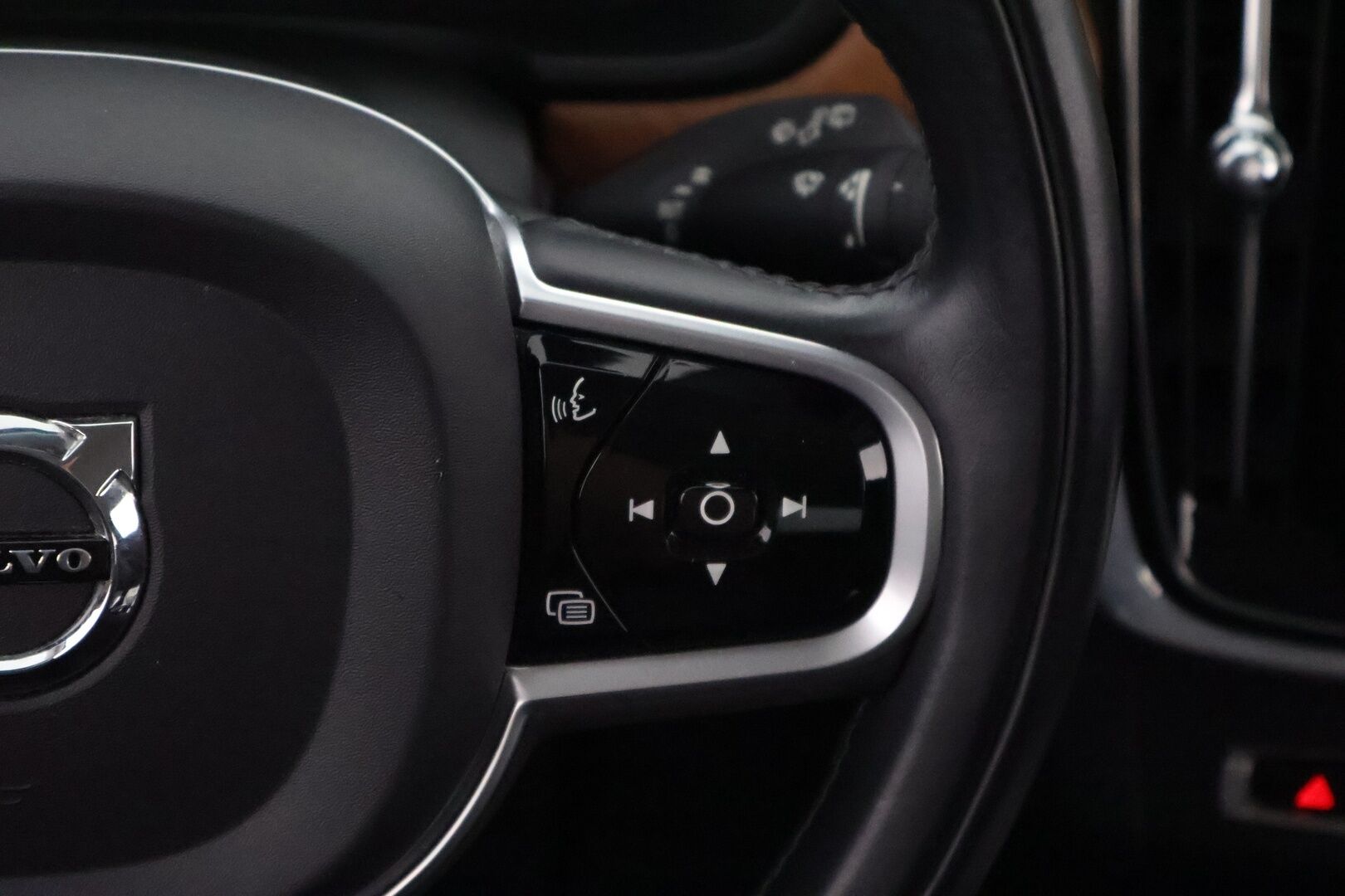 Volvo V90 2020 T8 TwE AWD Inscription aut * Webasto / Adapt.Vakkari / Nahkasisusta / Vetokoukku / Ratinlämmitys / Muistipenkki - Jakopää hiljattain tehty / Hyvin huollettu / Akku kuntotarkastettu