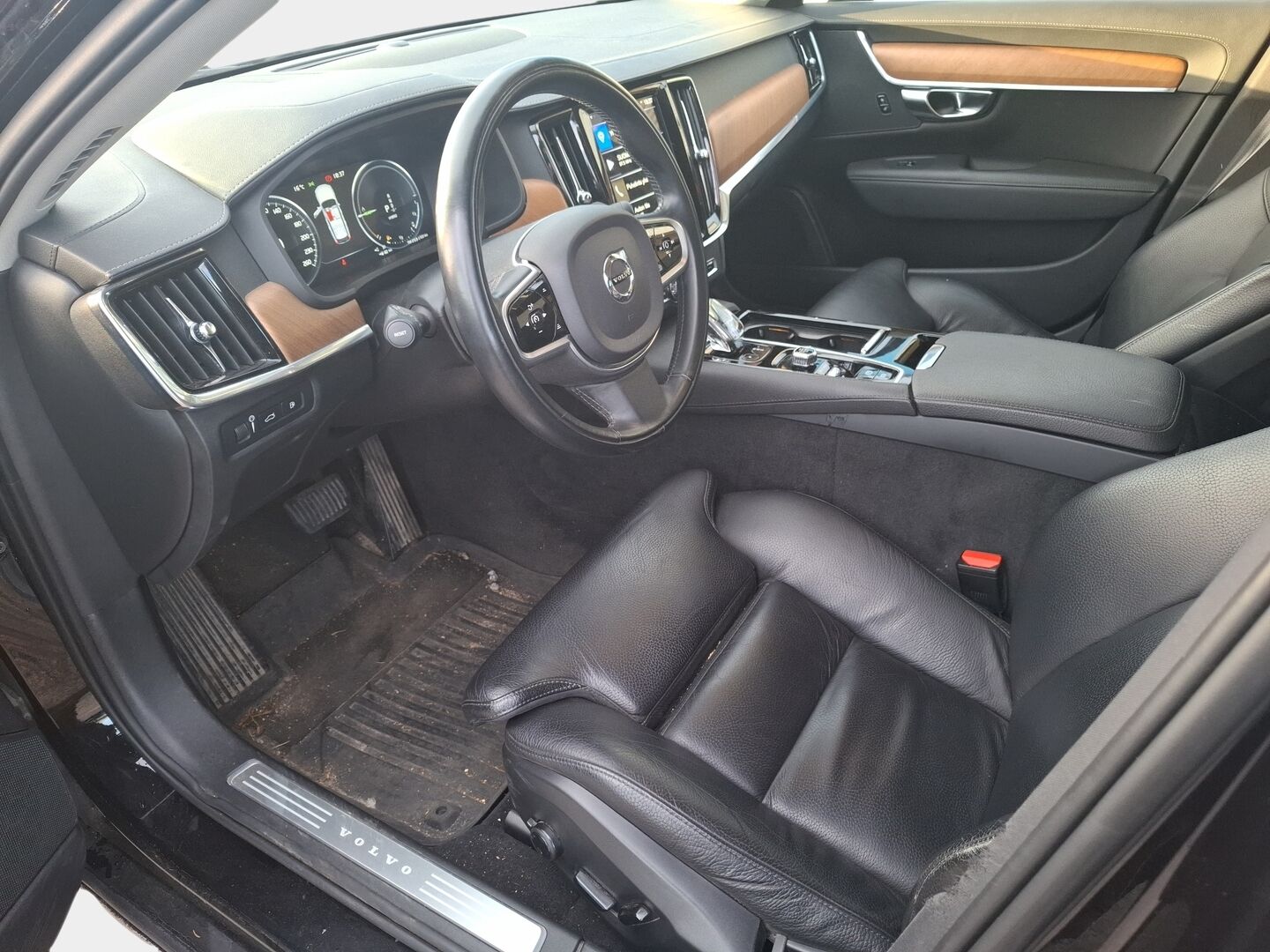 Volvo V90 2020 T8 TwE AWD Inscription aut * Webasto / Adapt.Vakkari / Nahkasisusta / Vetokoukku / Ratinlämmitys / Muistipenkki * - Jakopää hiljattain tehty / Hyvin huollettu / 2x Laturit!