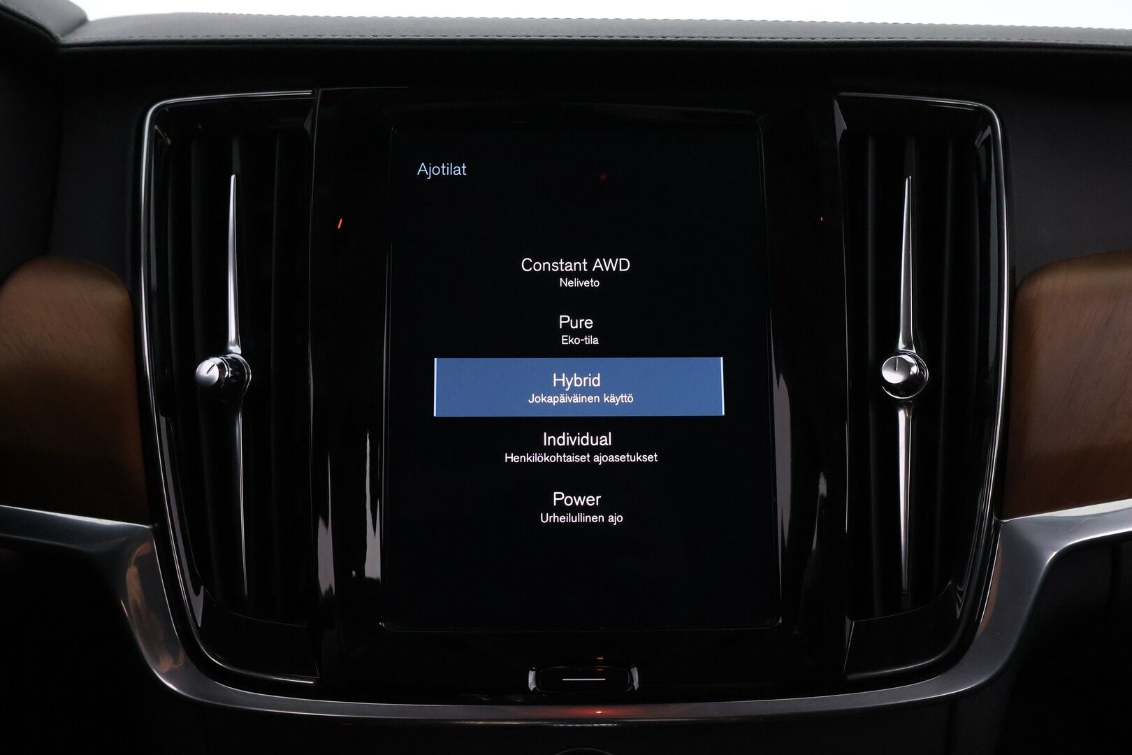 Volvo V90 2020 T8 TwE AWD Inscription aut * Webasto / Adapt.Vakkari / Nahkasisusta / Vetokoukku / Ratinlämmitys / Muistipenkki - Jakopää hiljattain tehty / Hyvin huollettu / Akku kuntotarkastettu