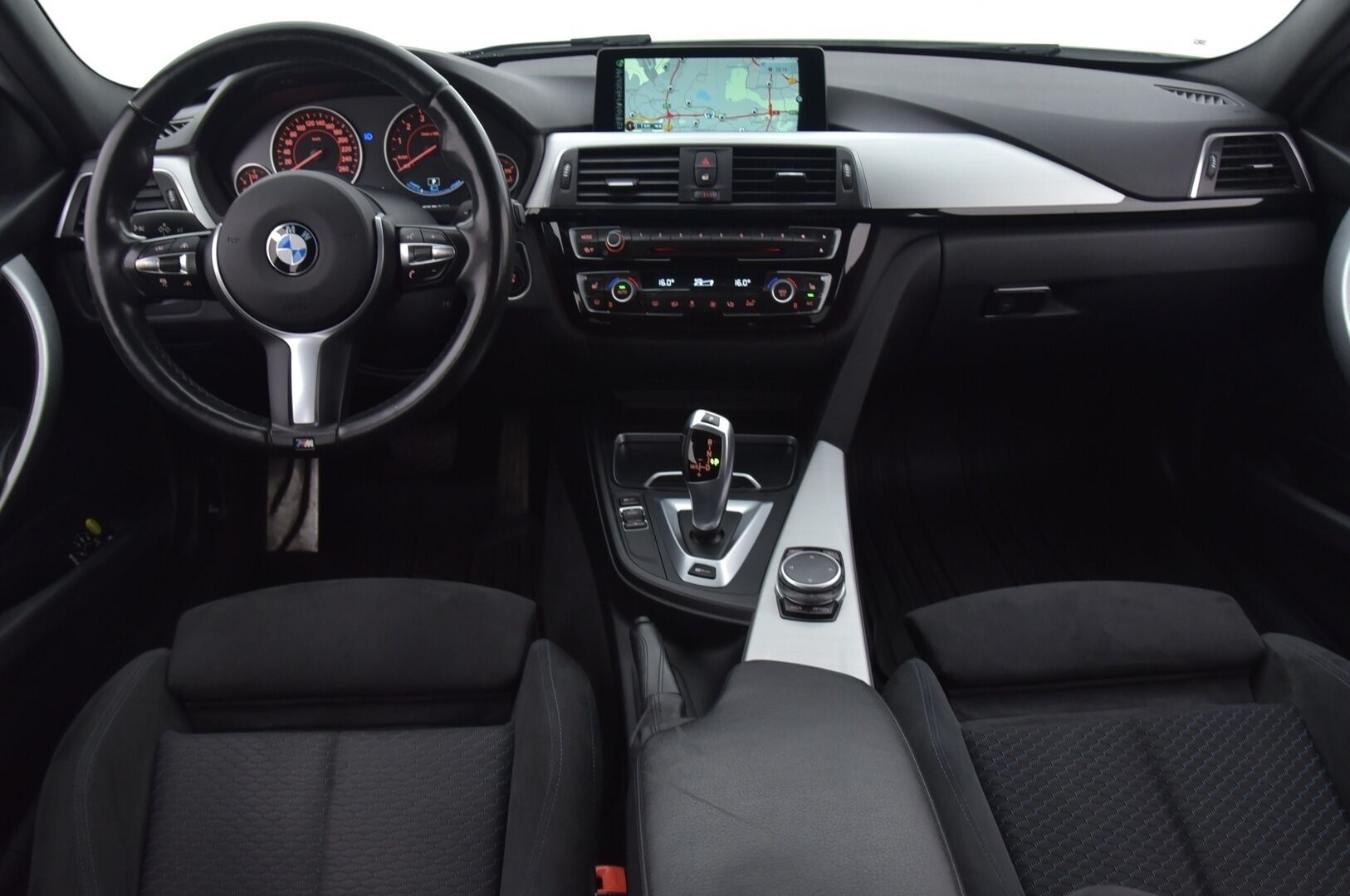 BMW 330 2016 F30 Sedan 330e A M Sport *Adapt. vakkari / Proffa navi / Sport-penkit* - Tulossa Myyntiin !