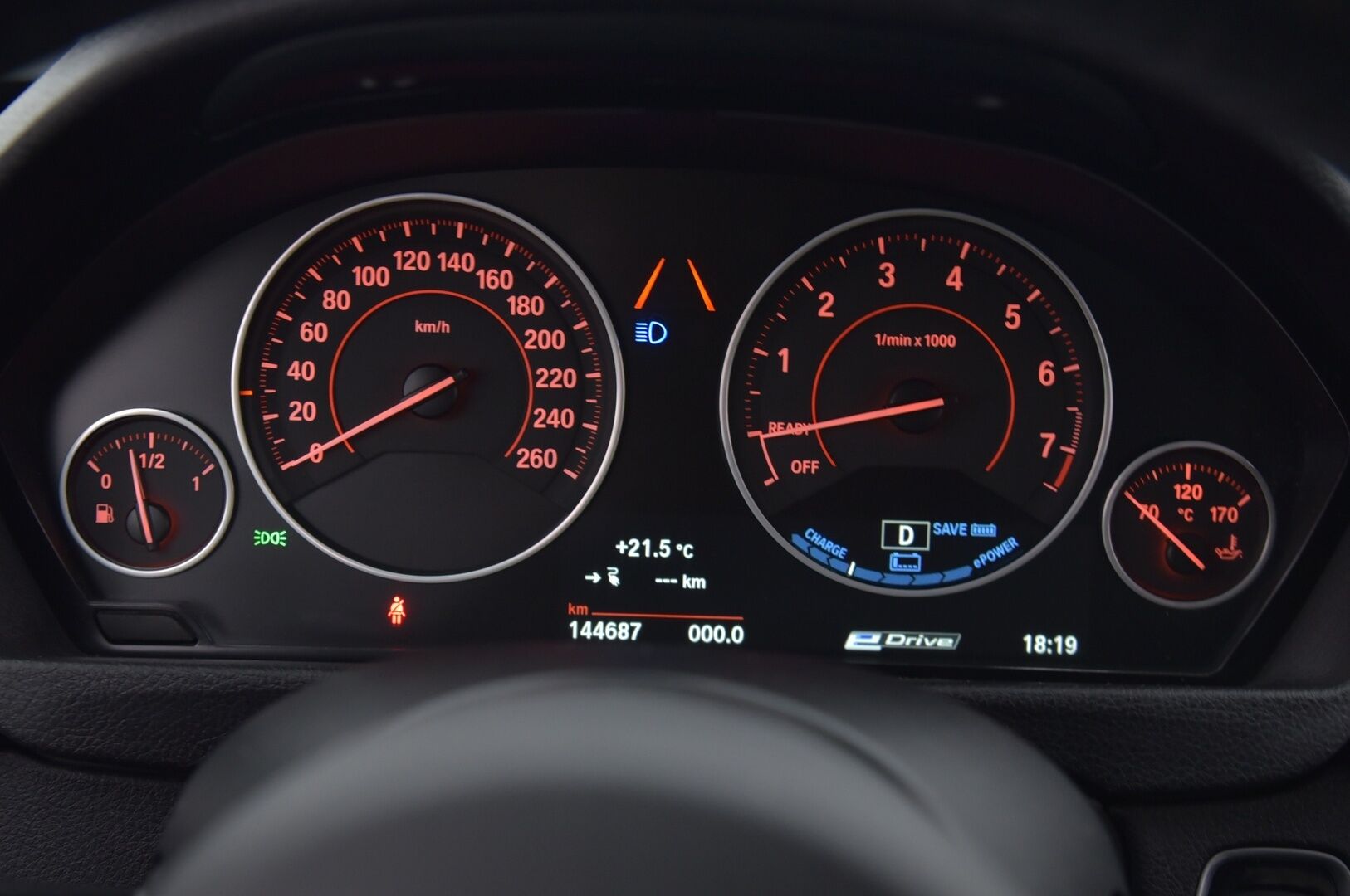 BMW 330 2016 F30 Sedan 330e A M Sport *Adapt. vakkari / Proffa navi / Sport-penkit* - Tulossa Myyntiin !