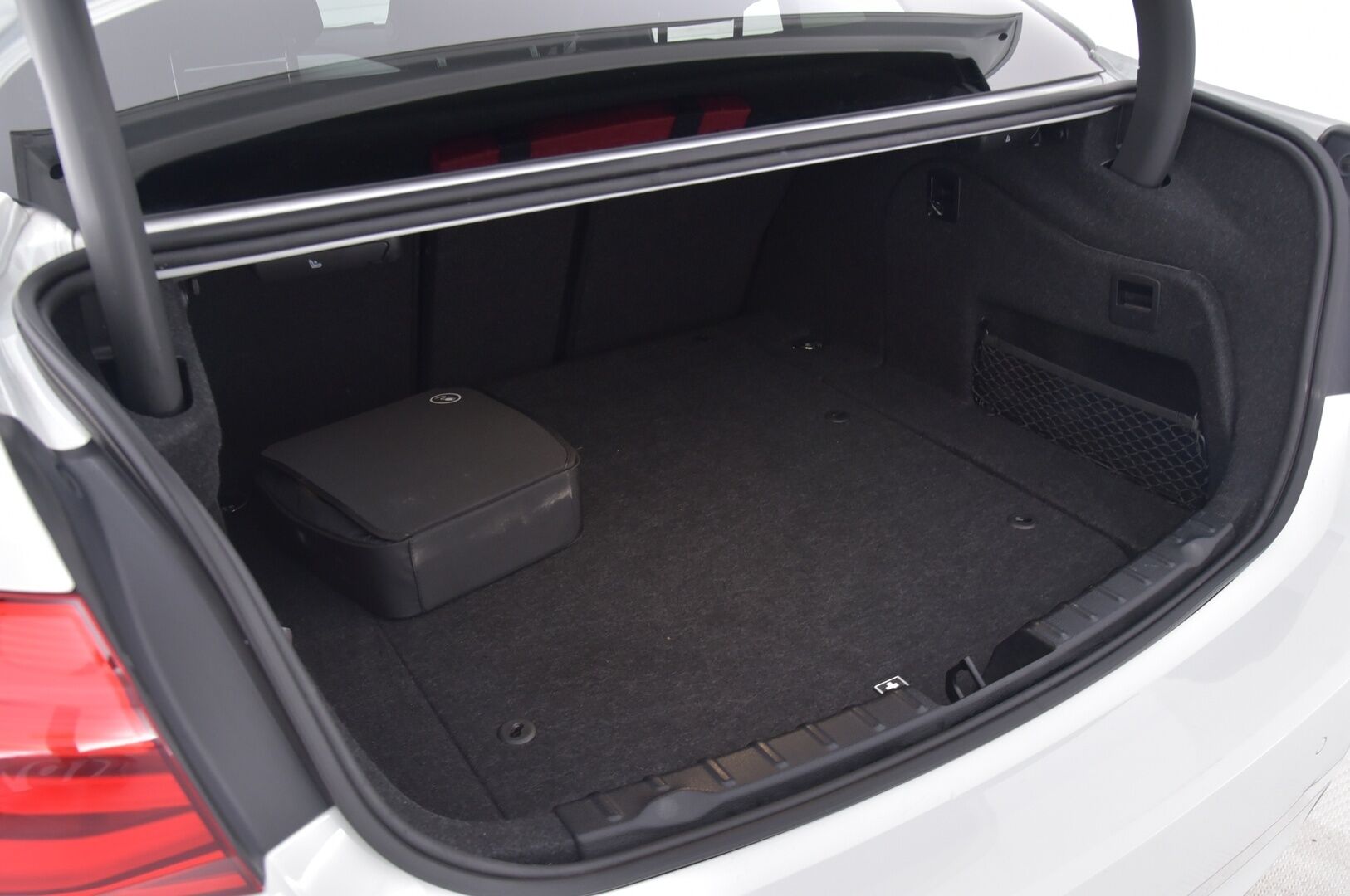 BMW 330 2016 F30 Sedan 330e A M Sport *Adapt. vakkari / Proffa navi / Sport-penkit* - Tulossa Myyntiin !