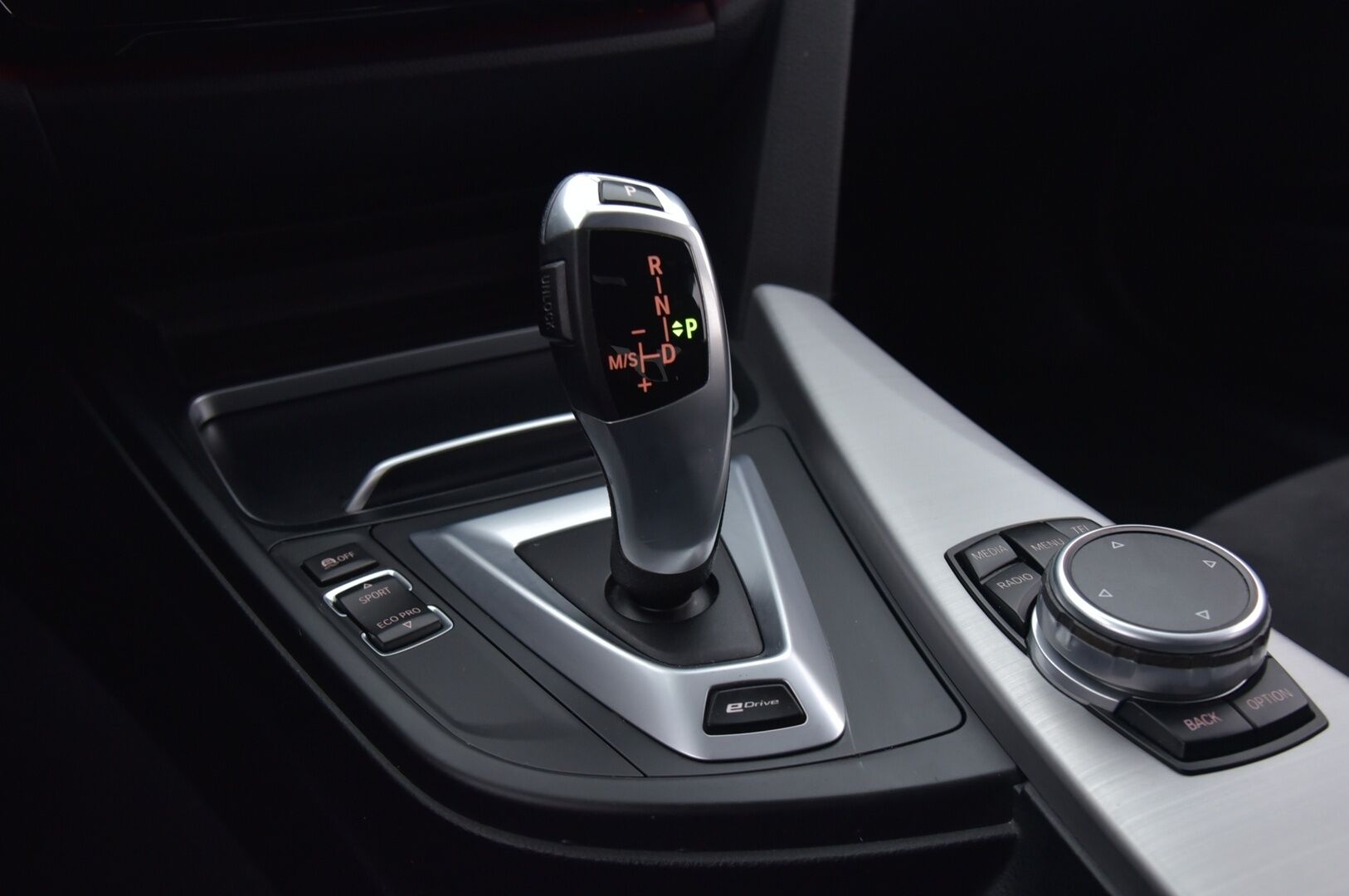 BMW 330 2016 F30 Sedan 330e A M Sport *Adapt. vakkari / Proffa navi / Sport-penkit* - Tulossa Myyntiin !