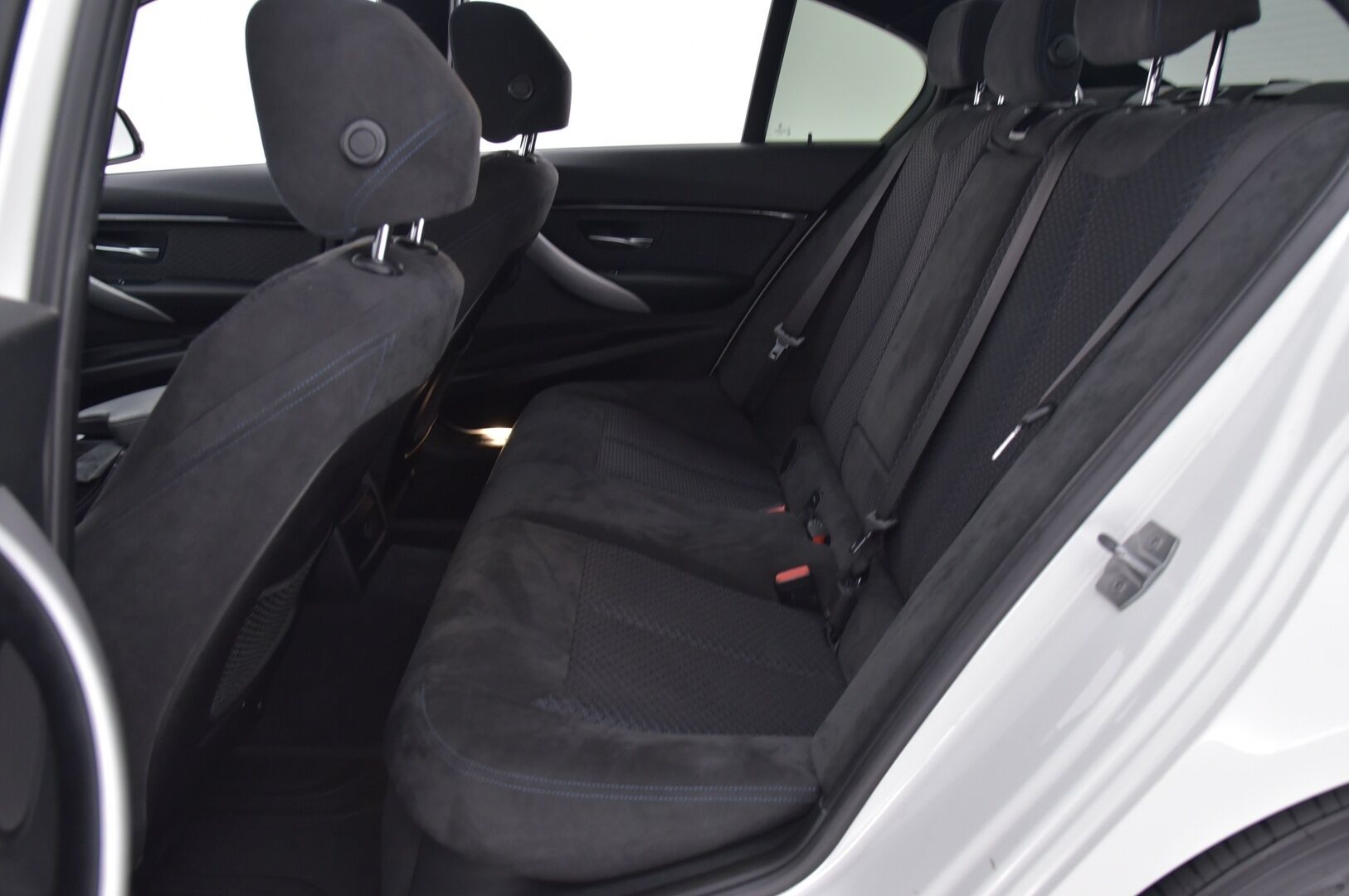 BMW 330 2016 F30 Sedan 330e A M Sport *Adapt. vakkari / Proffa navi / Sport-penkit* - Tulossa Myyntiin !