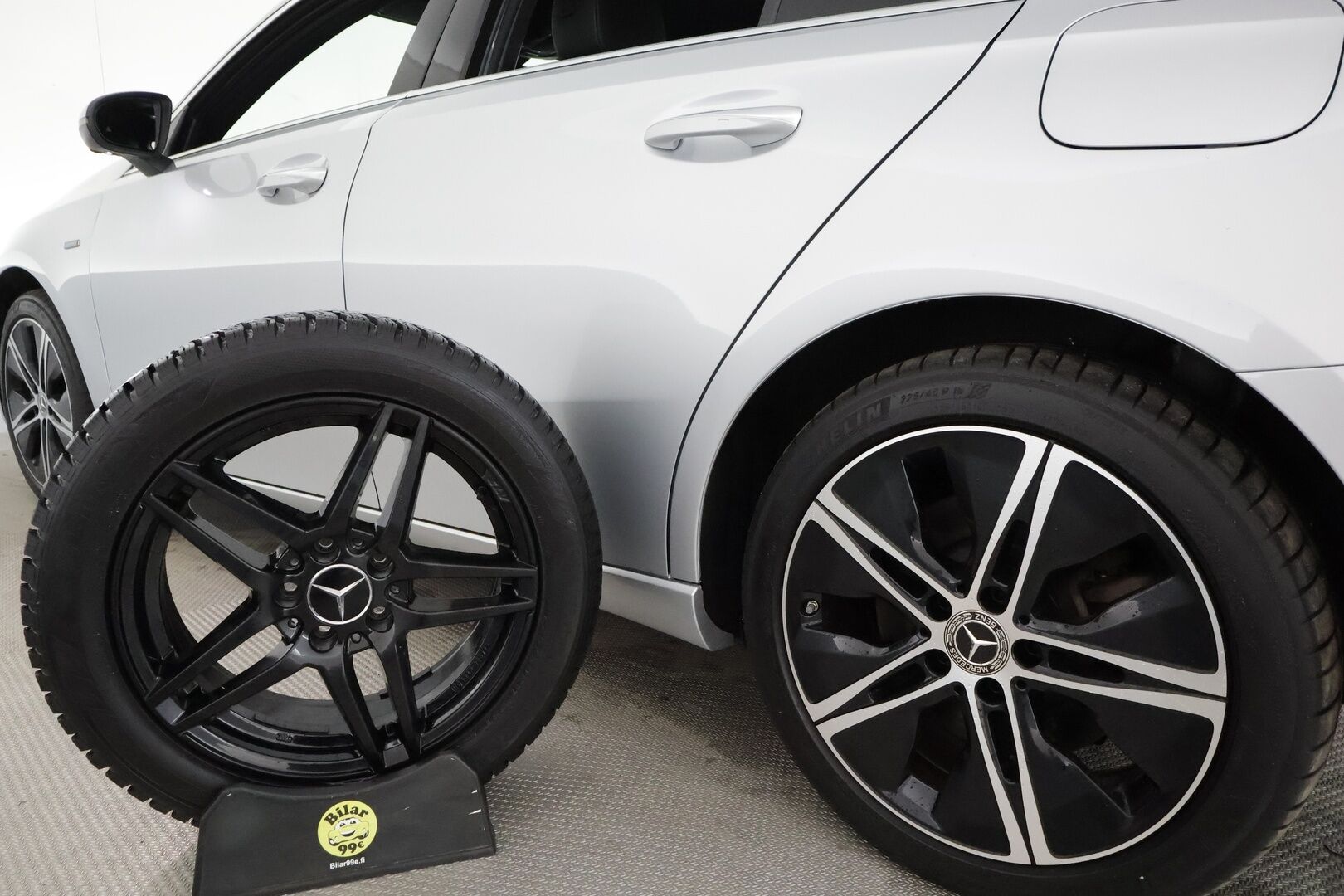 Mercedes-Benz A 2019 250 e A sedan Business Style EQ Power *Distronic + / Multibeam / Sporttinahat Muistilla / 360° / HUD / Navi / Keyless* - Akku kuntotarkastettu SoH 96,1% / Kahdet Renkaat - Osta nyt, maksa vasta ensi vuonna