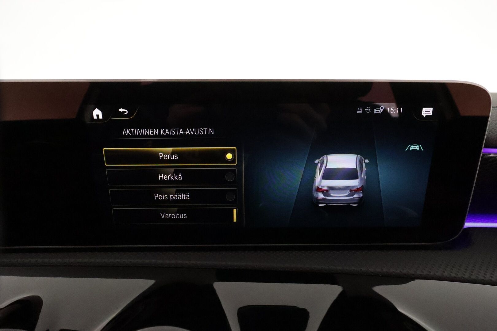Mercedes-Benz A 2019 250 e A sedan Business Style EQ Power *Distronic + / Multibeam / Sporttinahat Muistilla / 360° / HUD / Navi / Keyless* - Kahdet Renkaat