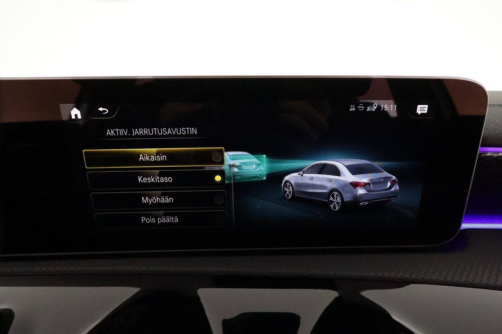 Mercedes-Benz A 2019 250 e A sedan Business Style EQ Power *Distronic + / Multibeam / Sporttinahat Muistilla / 360° / HUD / Navi / Keyless* - Kahdet Renkaat
