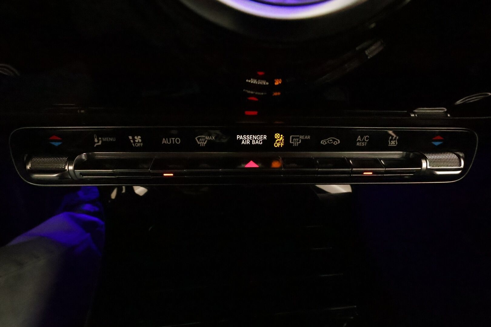 Mercedes-Benz A 2019 250 e A sedan Business Style EQ Power *Distronic + / Multibeam / Sporttinahat Muistilla / 360° / HUD / Navi / Keyless* - Akku kuntotarkastettu SoH 96,1% / Kahdet Renkaat - Osta nyt, maksa vasta ensi vuonna