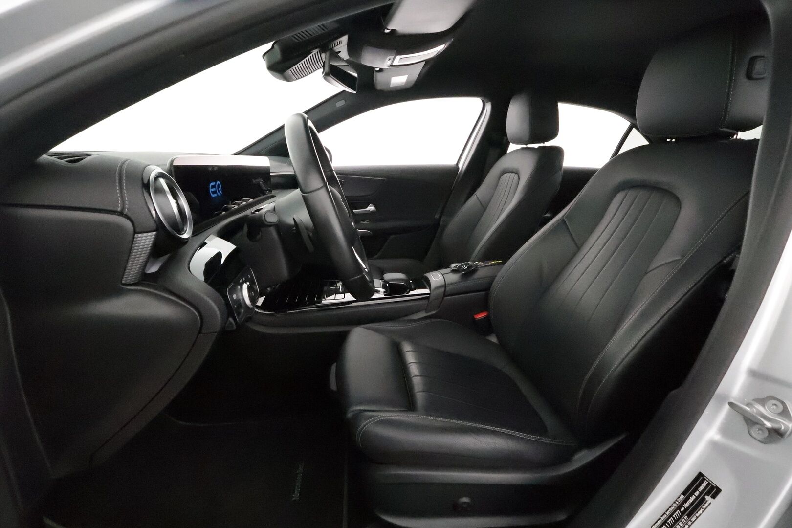 Mercedes-Benz A 2019 250 e A sedan Business Style EQ Power *Distronic + / Multibeam / Sporttinahat Muistilla / 360° / HUD / Navi / Keyless* - Kahdet Renkaat