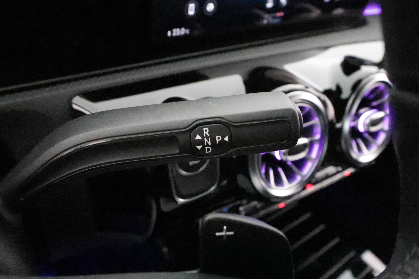 Mercedes-Benz A 2019 250 e A sedan Business Style EQ Power *Distronic + / Multibeam / Sporttinahat Muistilla / 360° / HUD / Navi / Keyless* - Kahdet Renkaat