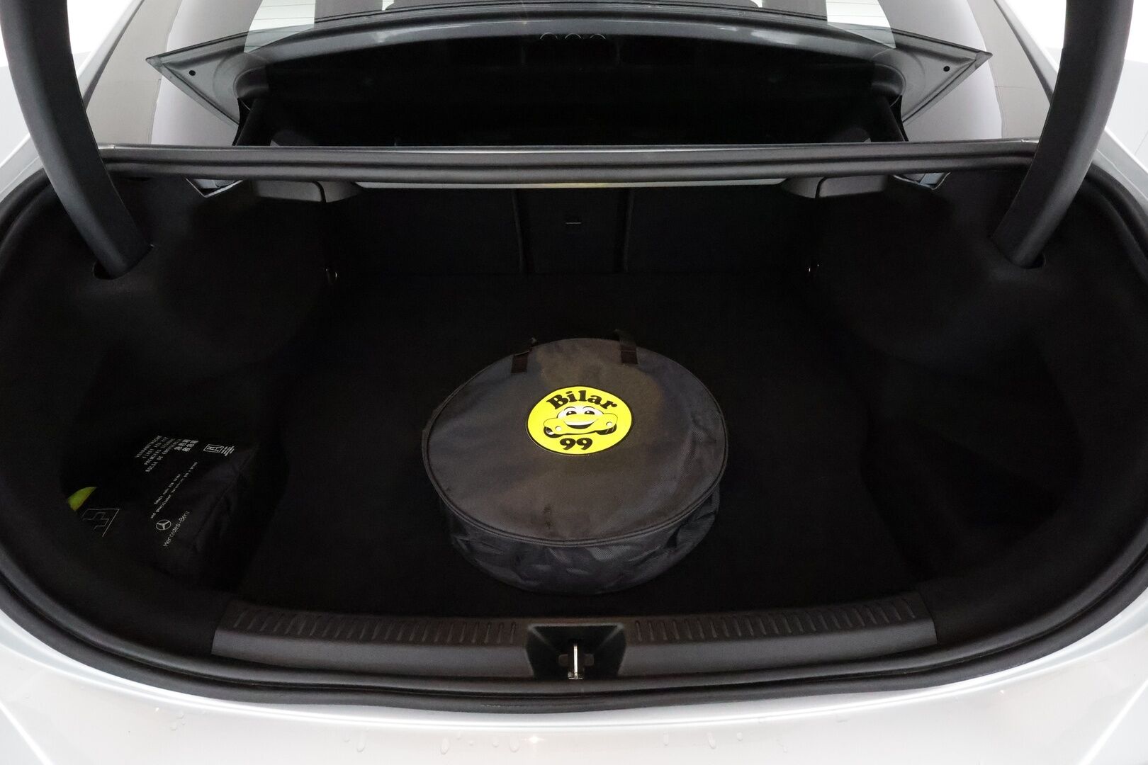 Mercedes-Benz A 2019 250 e A sedan Business Style EQ Power *Distronic + / Multibeam / Sporttinahat Muistilla / 360° / HUD / Navi / Keyless* - Akku kuntotarkastettu SoH 96,1% / Kahdet Renkaat - Osta nyt, maksa vasta ensi vuonna