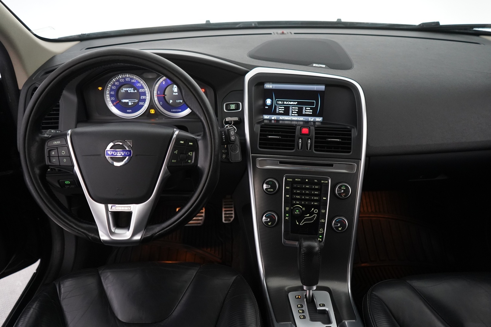 Volvo XC60 2012 D5 AWD R-Design aut *Weba / Polestar / Nahat / S.kontti / KeyLessGo* YritysOutlet - Myydään vain yrityksille - – Tämä auto myydään YritysOutlet -valikoimasta vain yritykselle