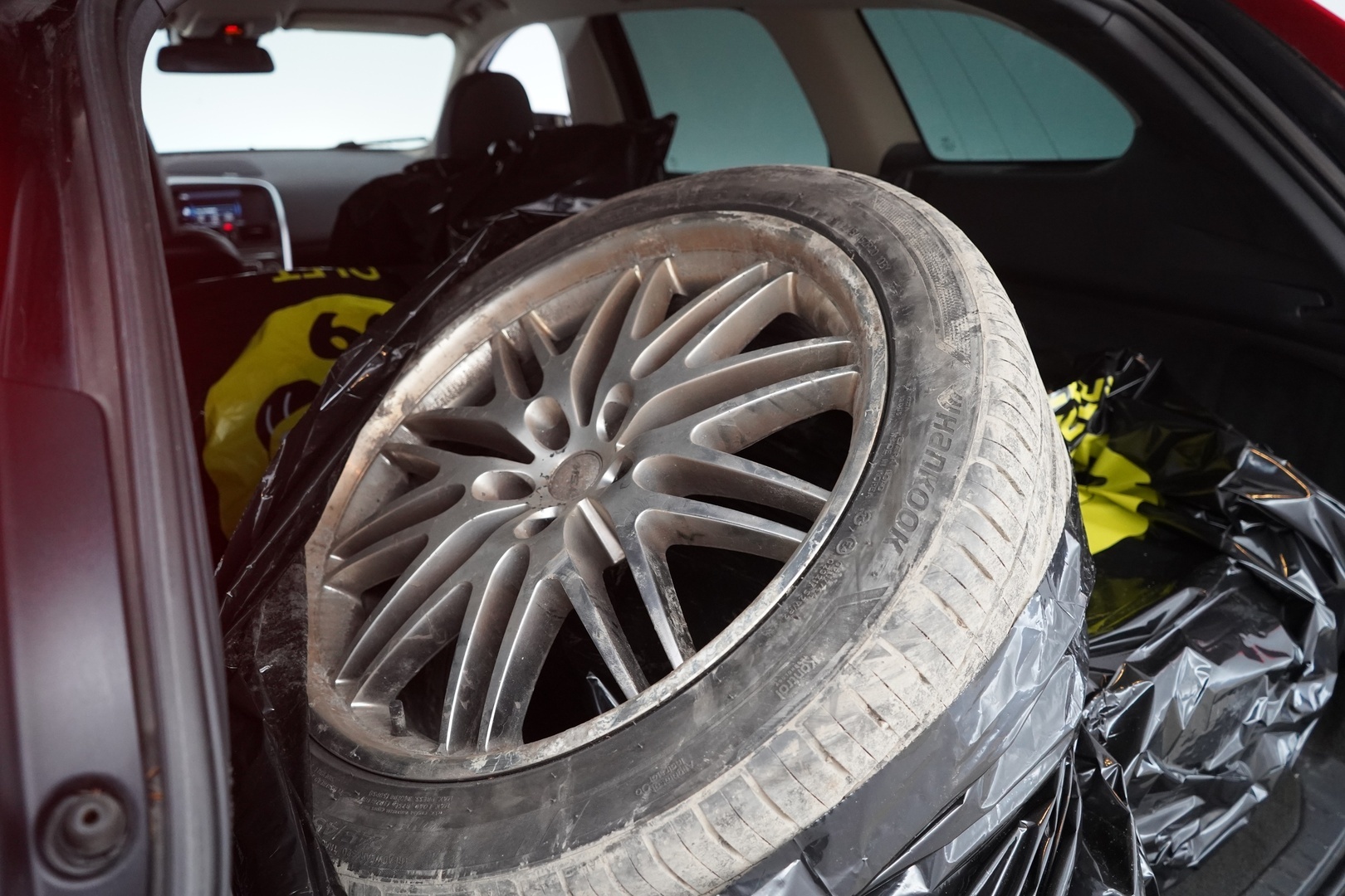 Volvo XC60 2012 D5 AWD R-Design aut *Weba / Polestar / Nahat / S.kontti / KeyLessGo* YritysOutlet - Myydään vain yrityksille - – Tämä auto myydään YritysOutlet -valikoimasta vain yritykselle