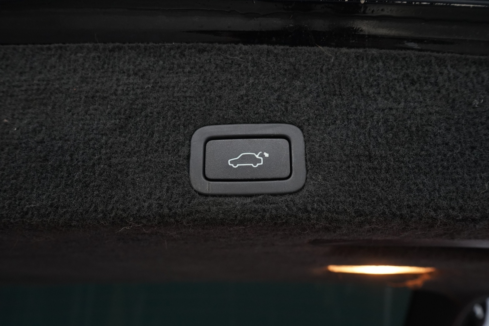 Volvo XC60 2012 D5 AWD R-Design aut *Weba / Polestar / Nahat / S.kontti / KeyLessGo* YritysOutlet - Myydään vain yrityksille - – Tämä auto myydään YritysOutlet -valikoimasta vain yritykselle