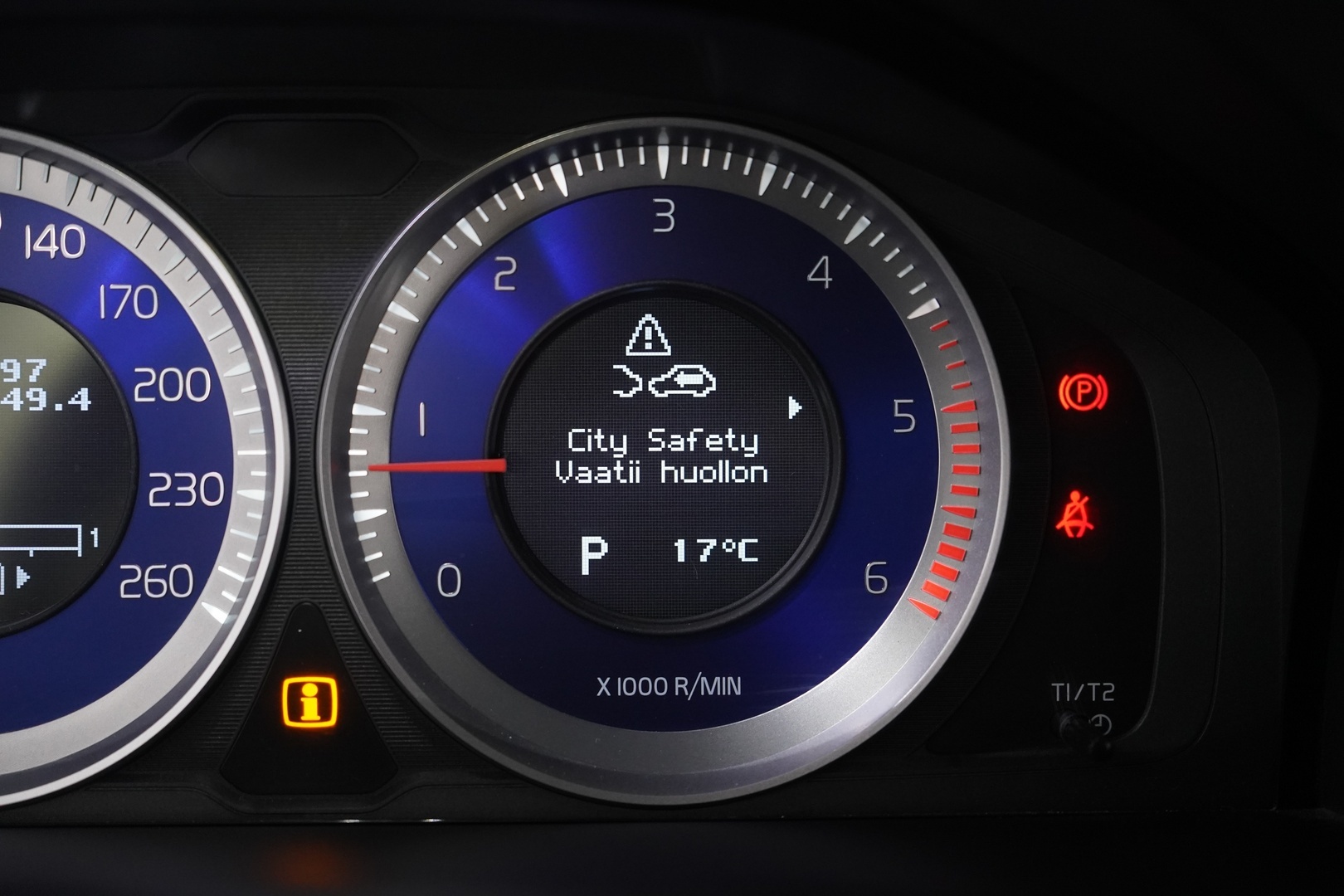 Volvo XC60 2012 D5 AWD R-Design aut *Weba / Polestar / Nahat / S.kontti / KeyLessGo* YritysOutlet - Myydään vain yrityksille - – Tämä auto myydään YritysOutlet -valikoimasta vain yritykselle