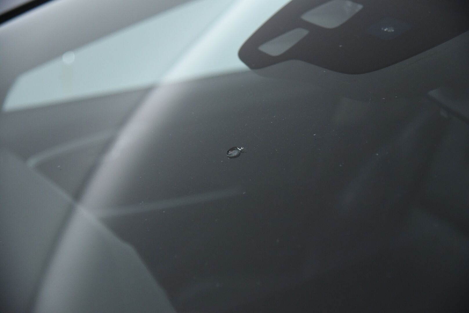 Volvo S60 2012 D5 AWD Momentum Business aut / Lohkolämm. / Nahat / 2x renkaat / Huoltokirja - YritysOutlet - Myydään vain yrityksille - Suomi auto / Jakopää vaihdettu 2022!