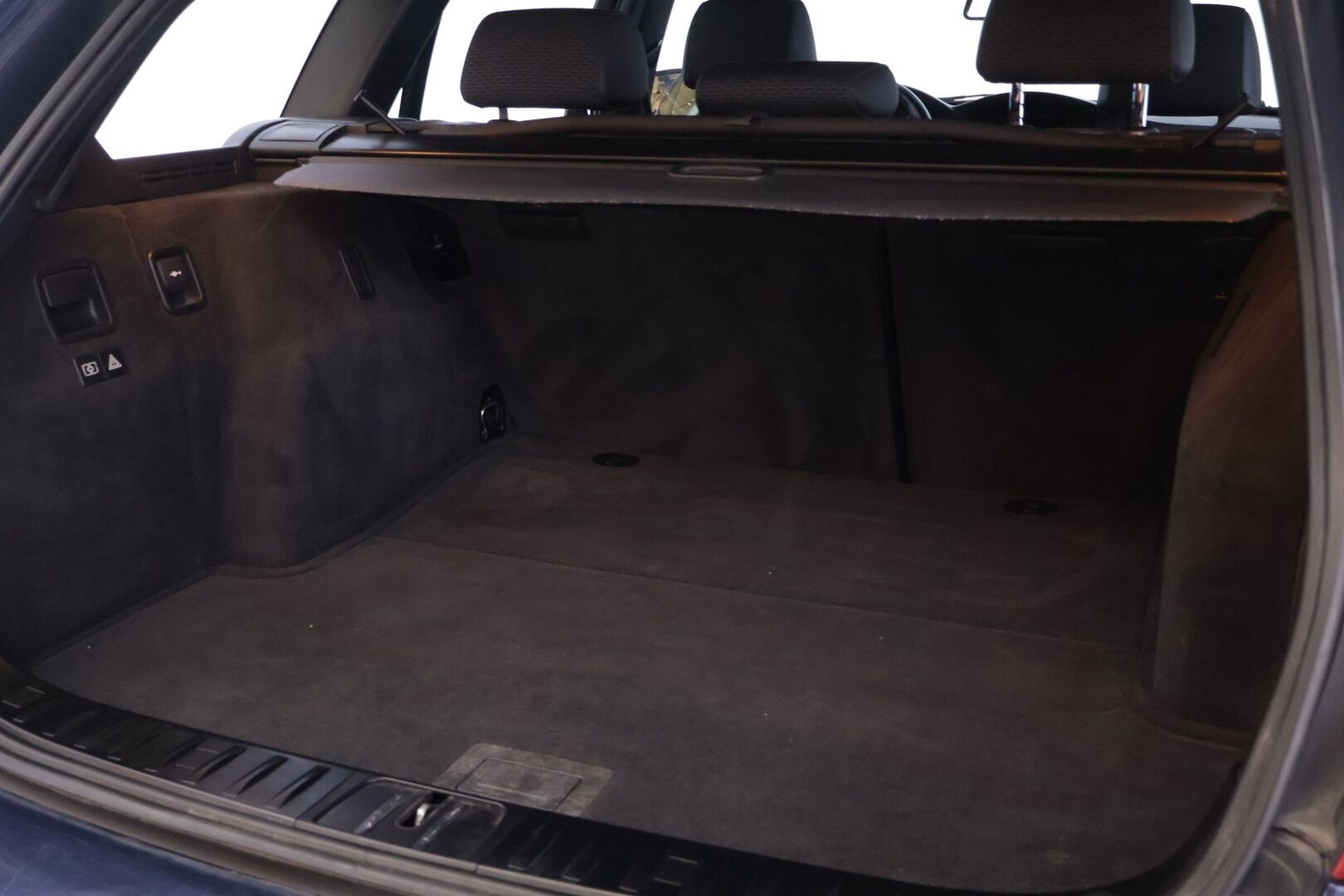 BMW 320 2012 xDrive E91 Touring Limited Business Edition *Sportti penkit / Vakionopeudensäädin / P.Tutkat / NAV* - *Hifit / Musta sisäkattoverhoilu / Xenon* - HULLUT AVAJAISHULINAT KORKOTARJOUS 3,29 %